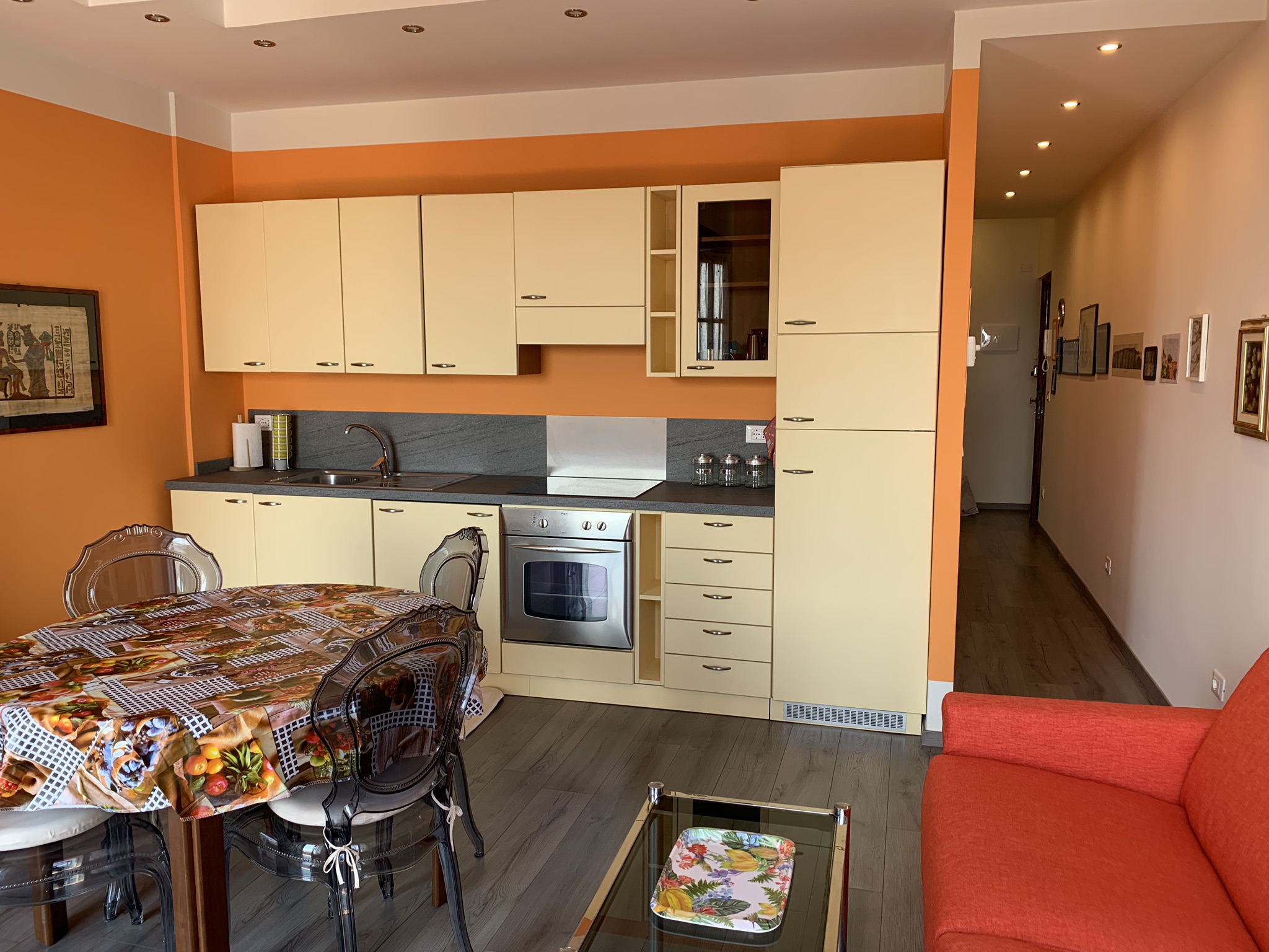 RENOVATED TWO-ROOM APARTMENT VIA NOVARA