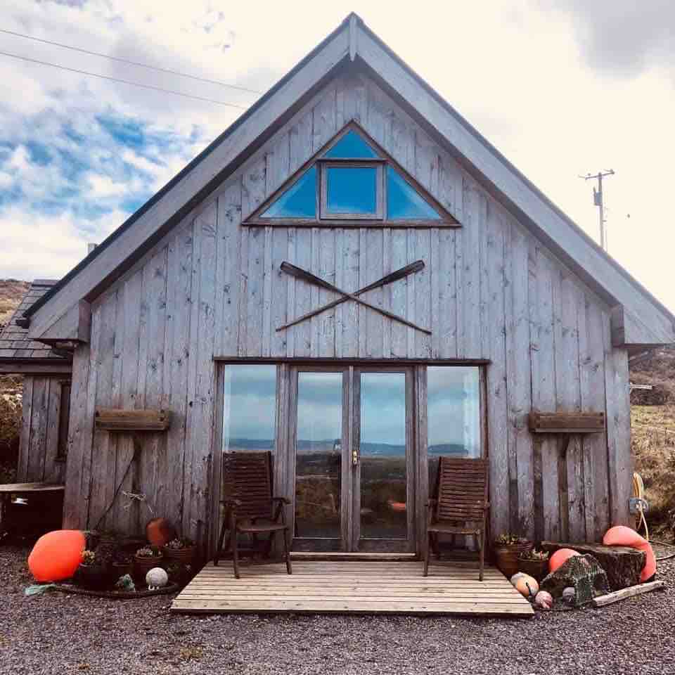 Cedar Boathouse Overlooking Baltimore & West Cork Cabins for Rent in