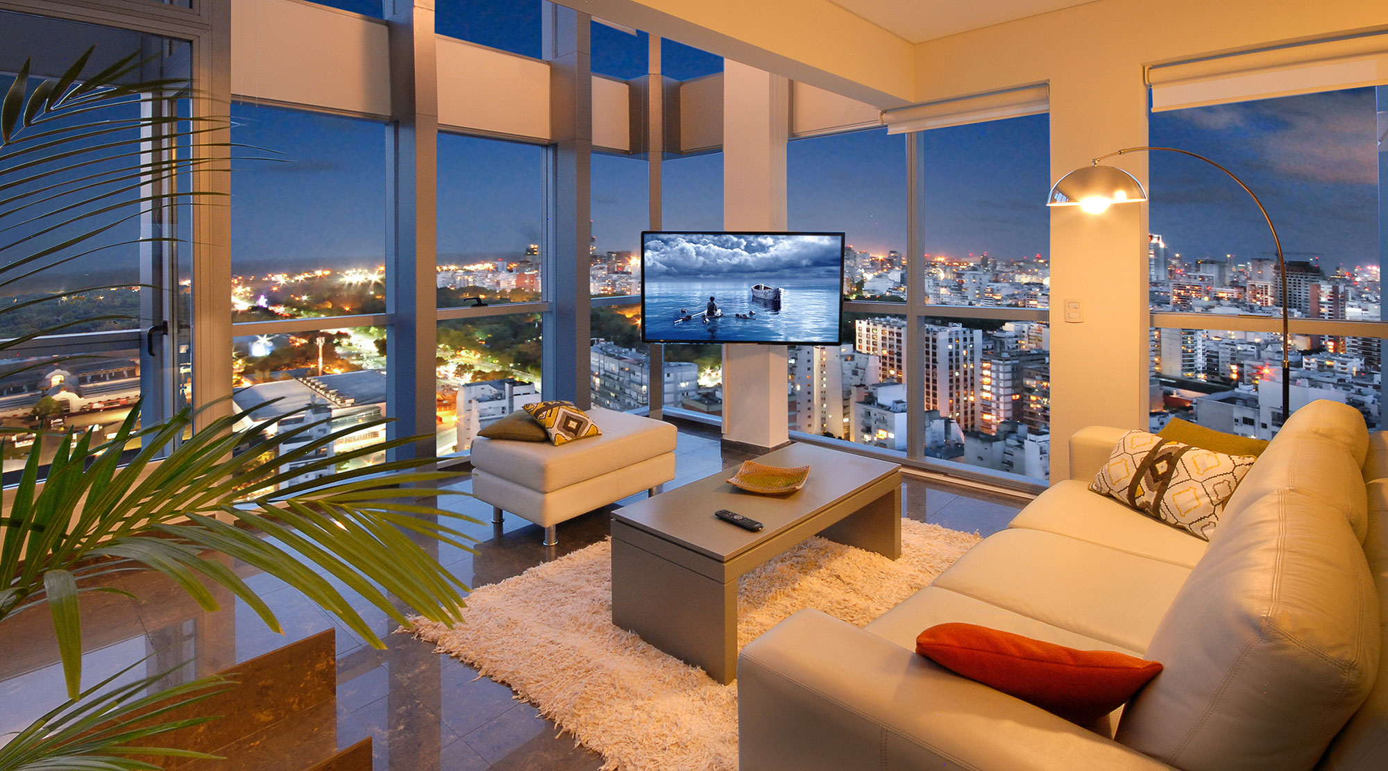 Penthouse 2BR with River&Sunrise views