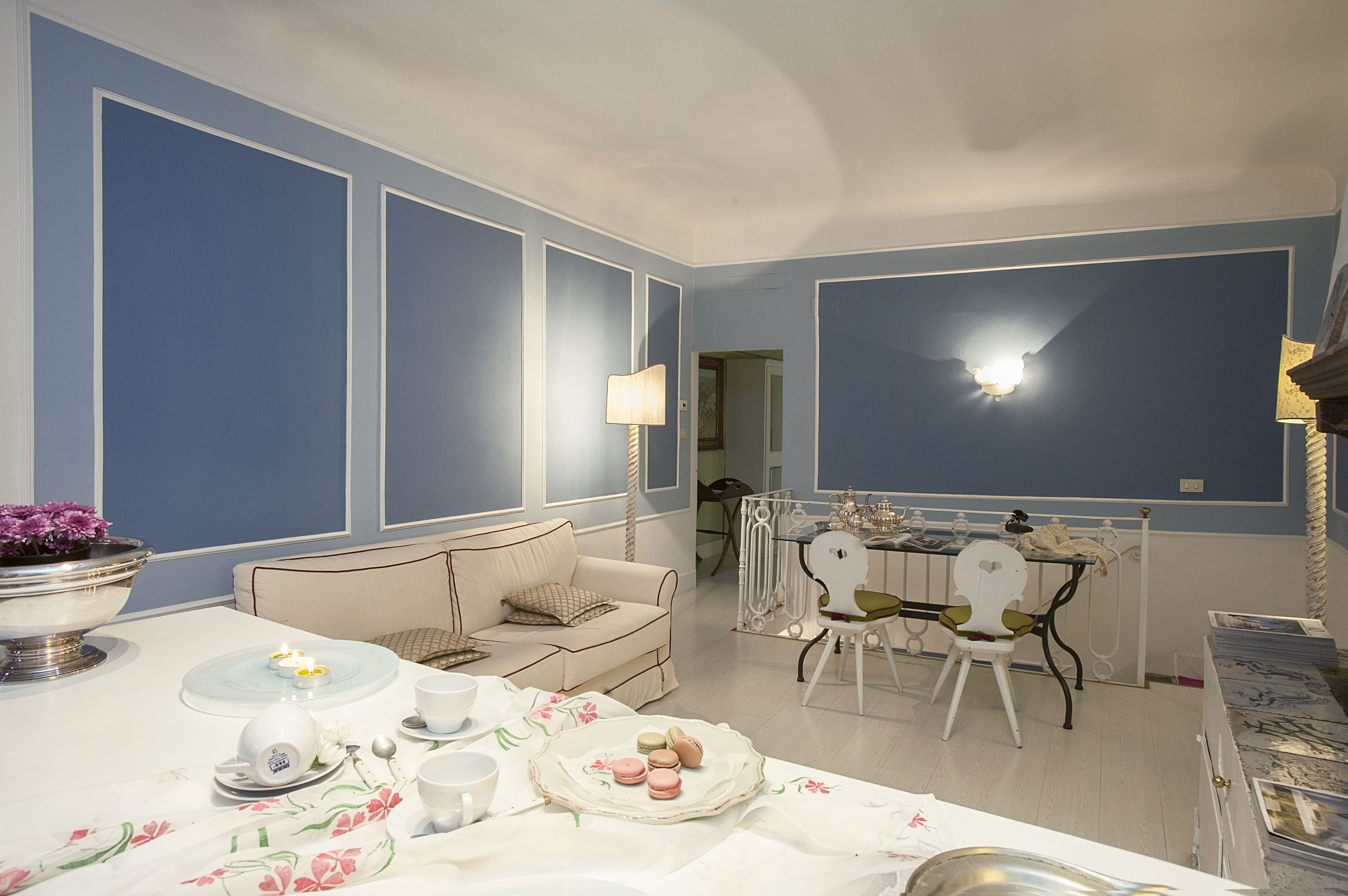 BRIGHT & COZY APT IN MOST AUTHENTIC NEIGHBOURHOOD in Centro Storico, Florence