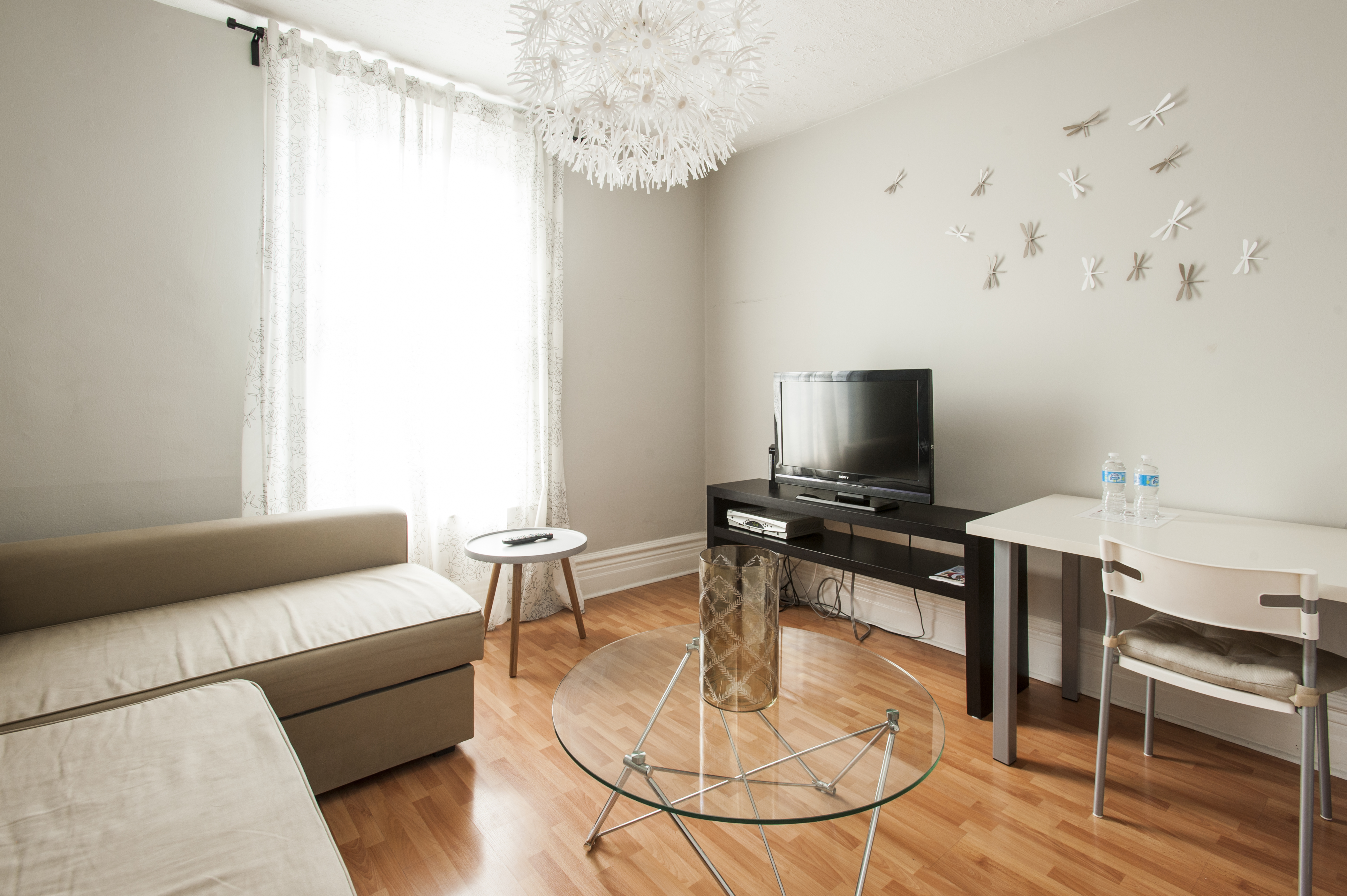 FIFA 2026 Little Italy Sleeps 4 Near BMO Field in Palmerston-Little Italy, Toronto
