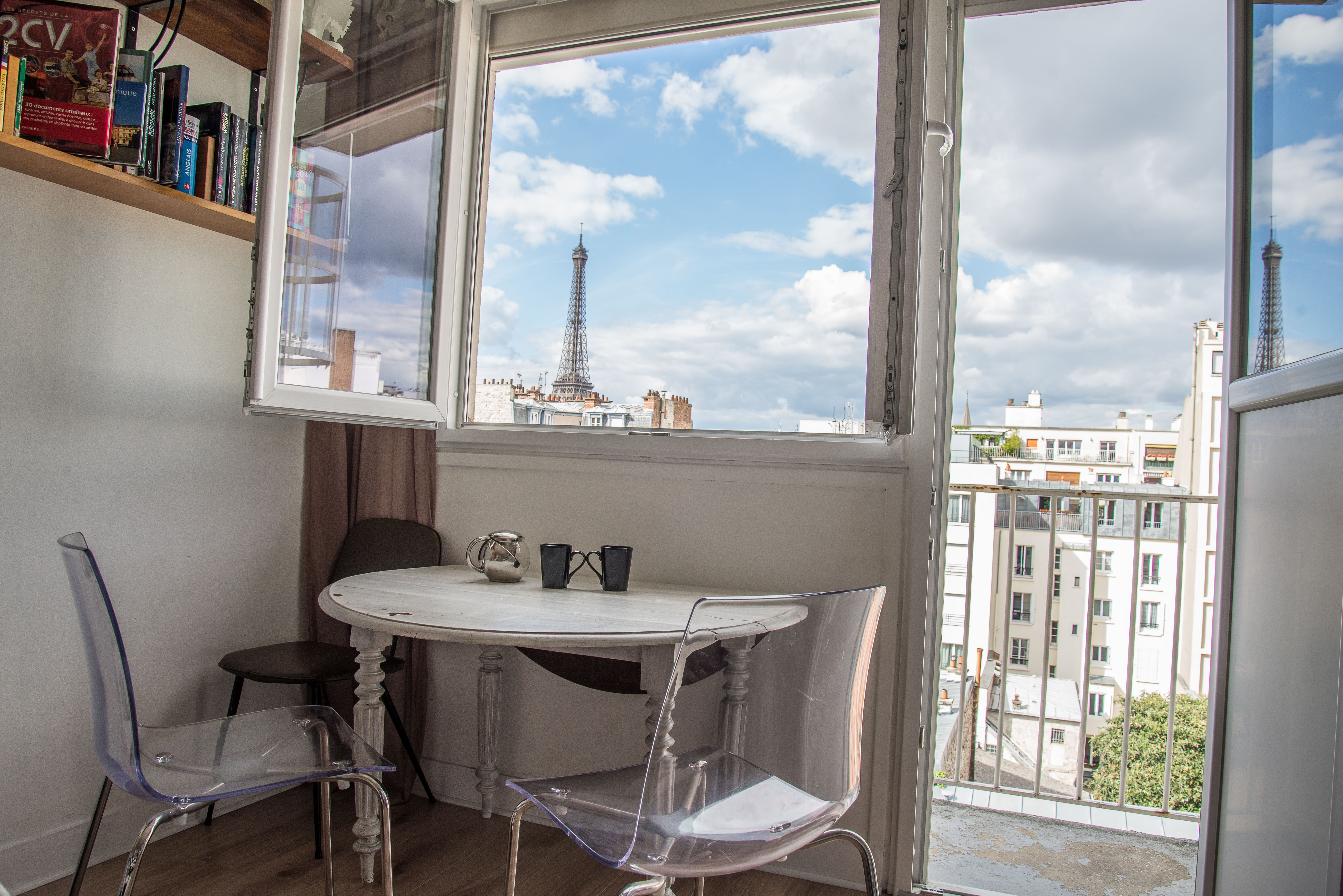 Vue Directe sur la Tour Eiffel