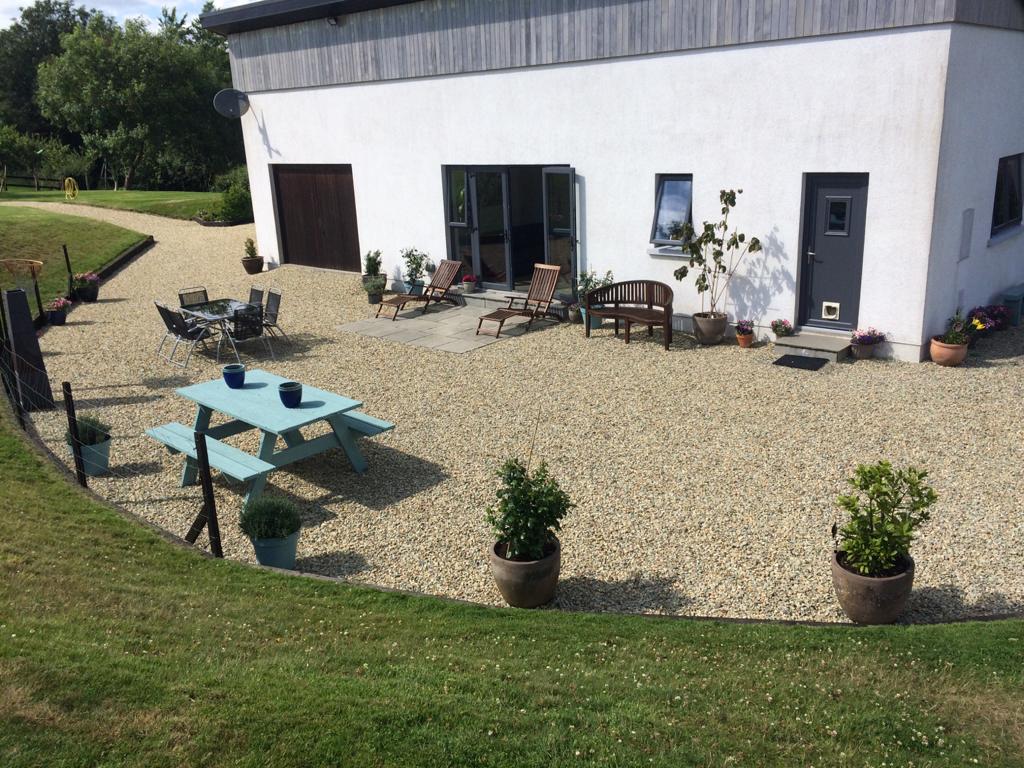 Eden Falls Studio-beautiful tranquil setting.