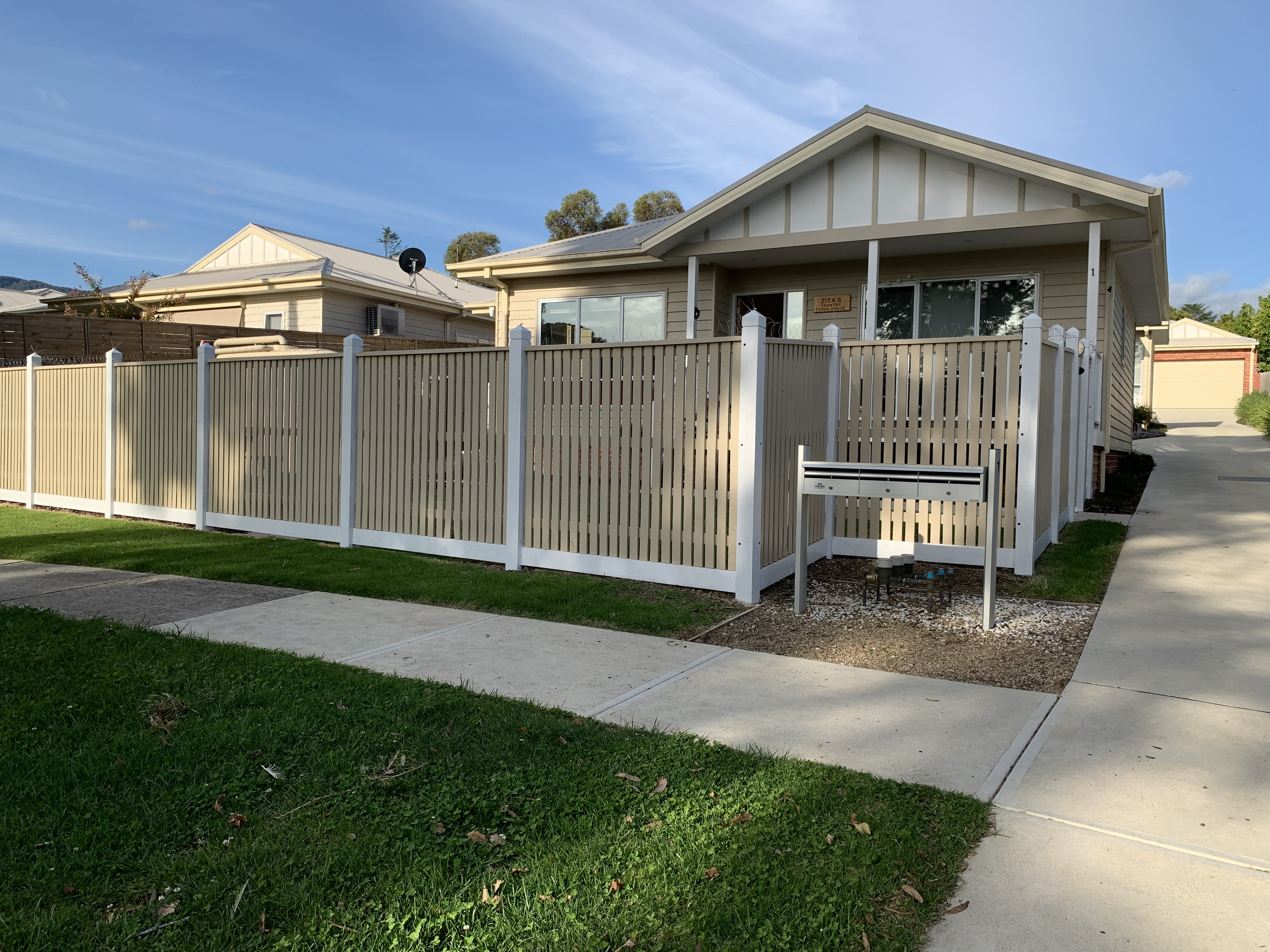 Zita's Country Townhouse - new beautiful home