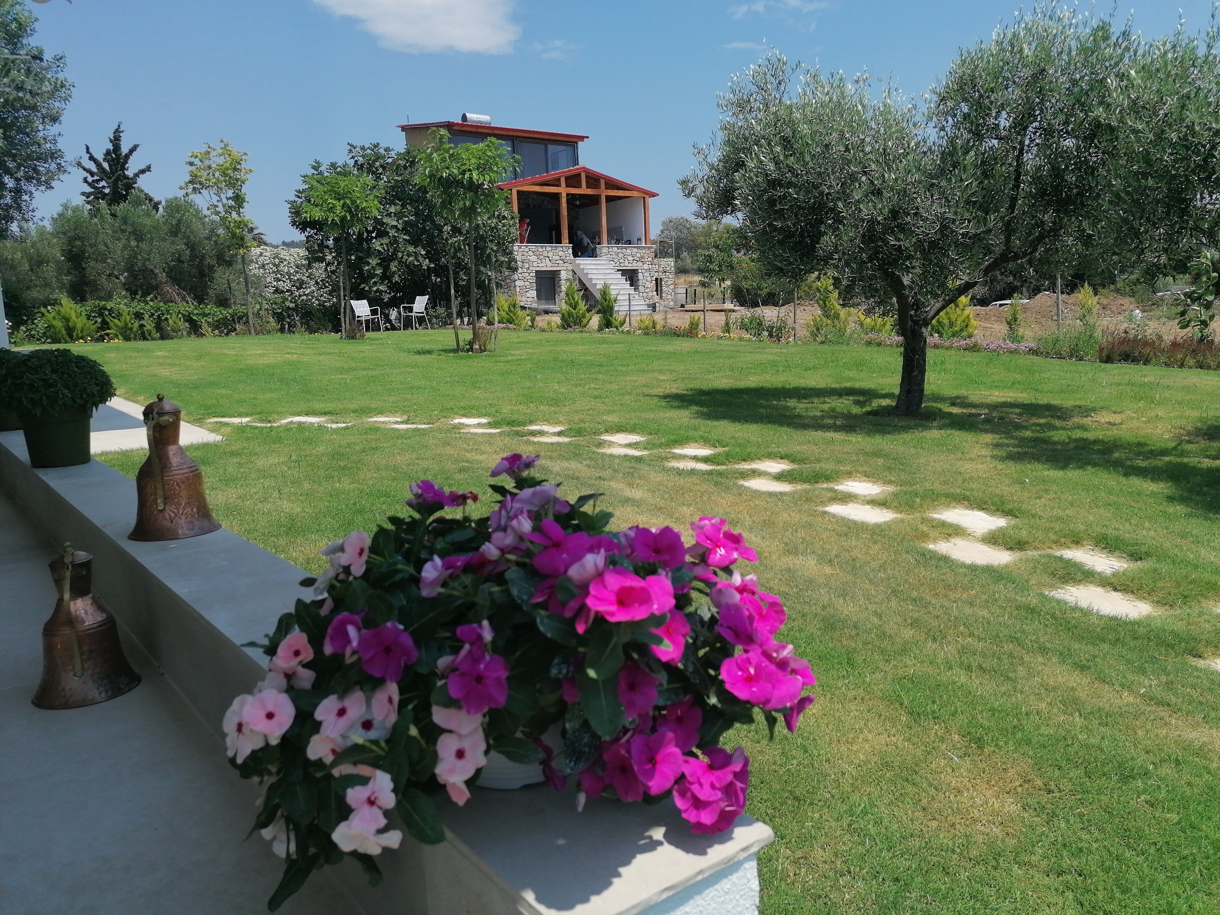 Nicole's Boutique Studio in Nikiti