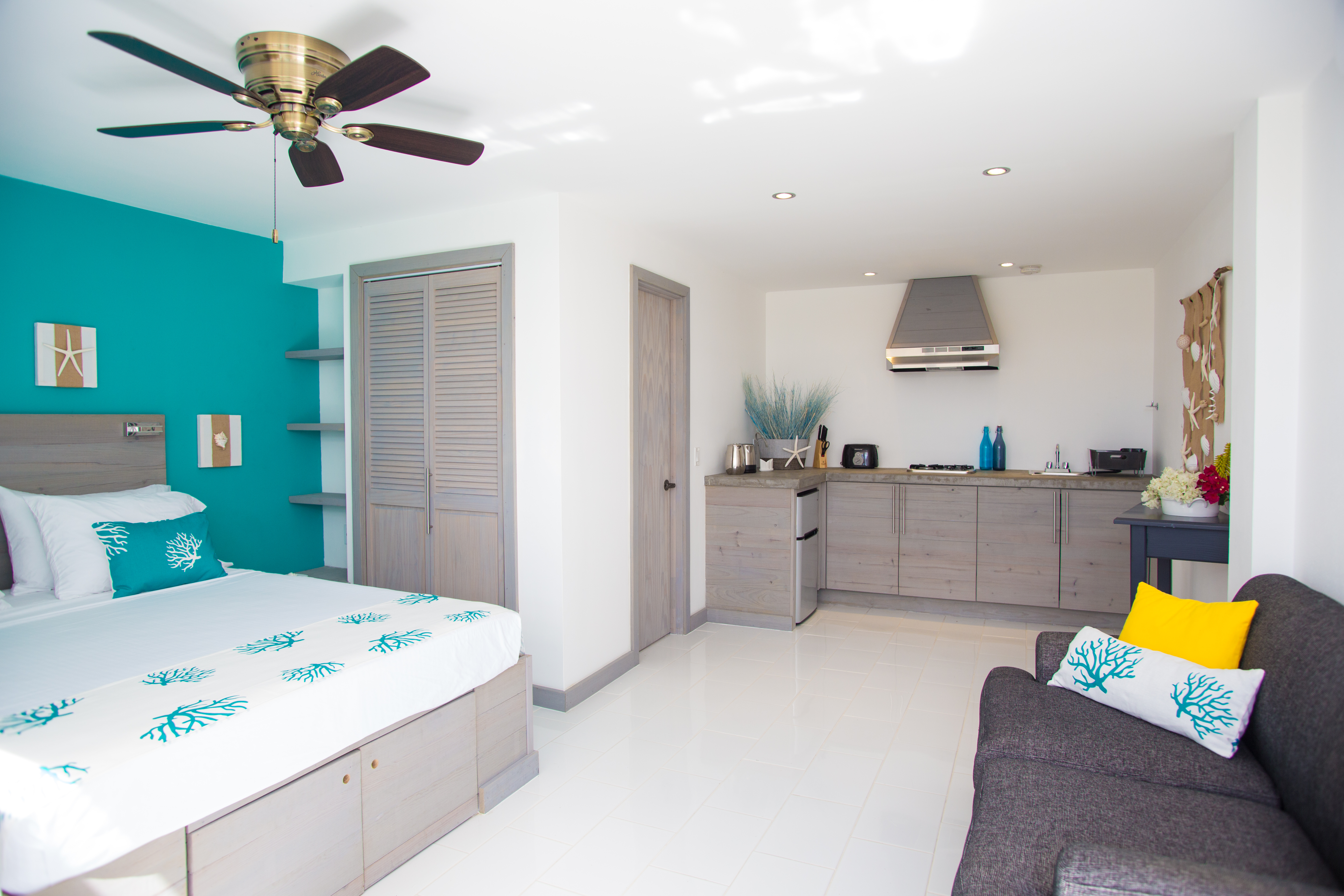 Bellevue Suites - Seahorse Suite