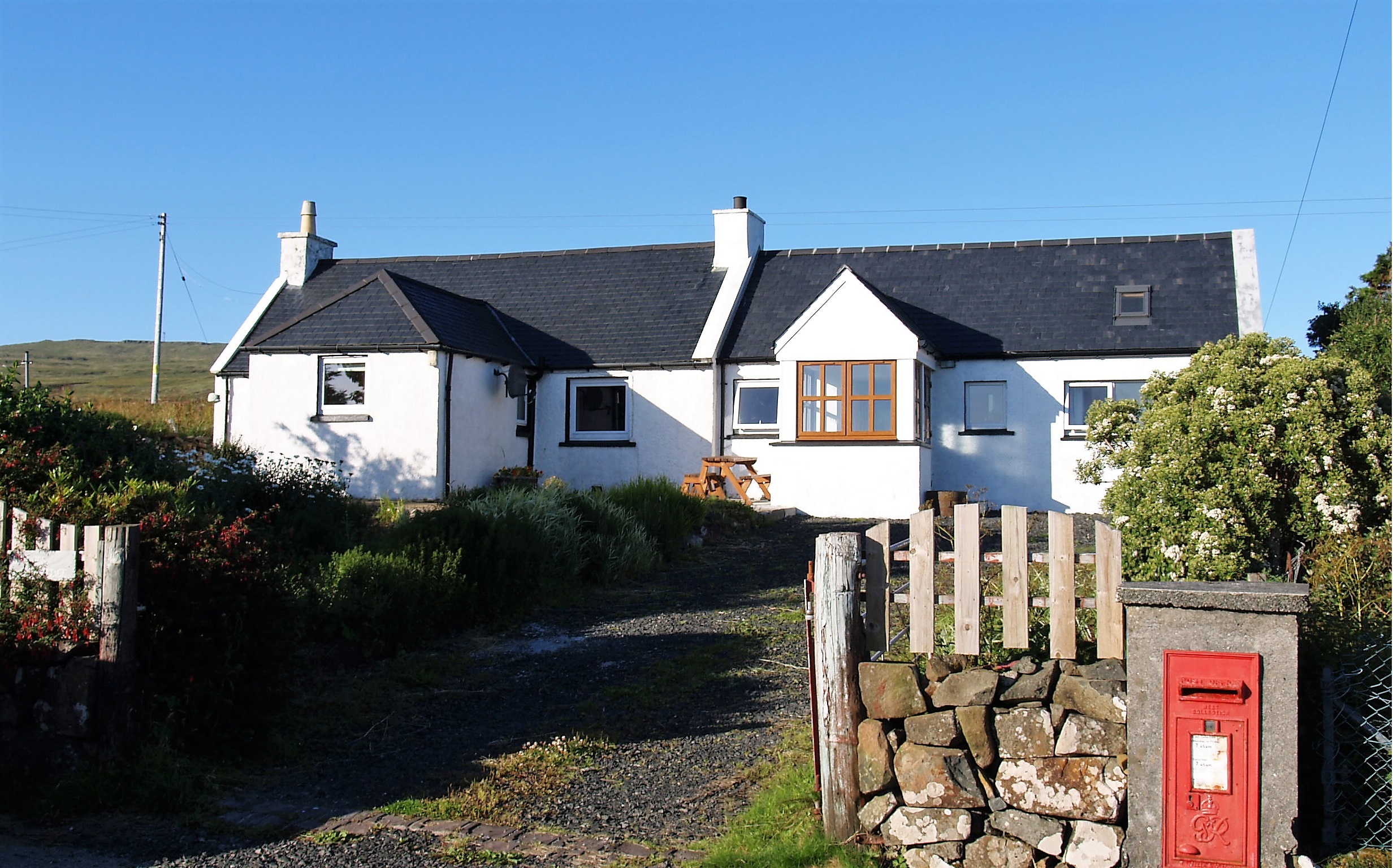 Lovely cottage on the stunning Waternish peninsula Cottages for Rent