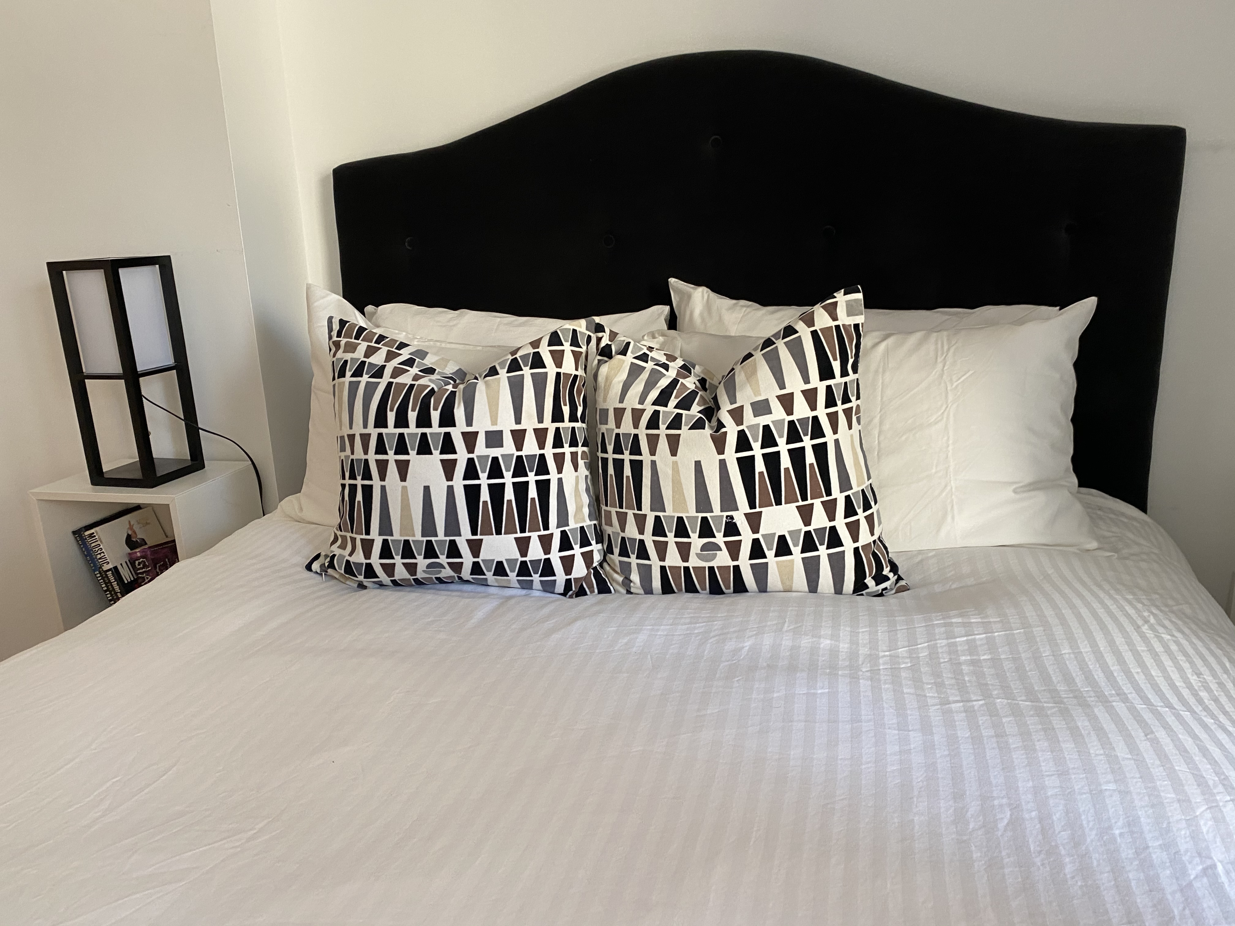 Boutique Studio Apt in Prime Queen West Location