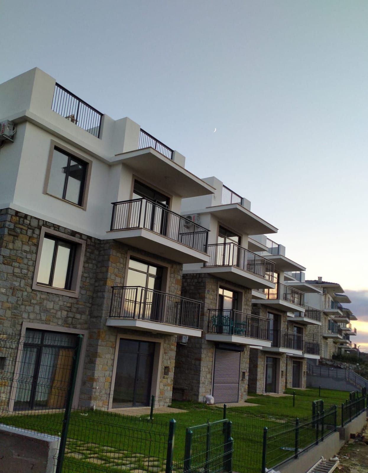 Duplex apartment with garden in the center of Gökçeada