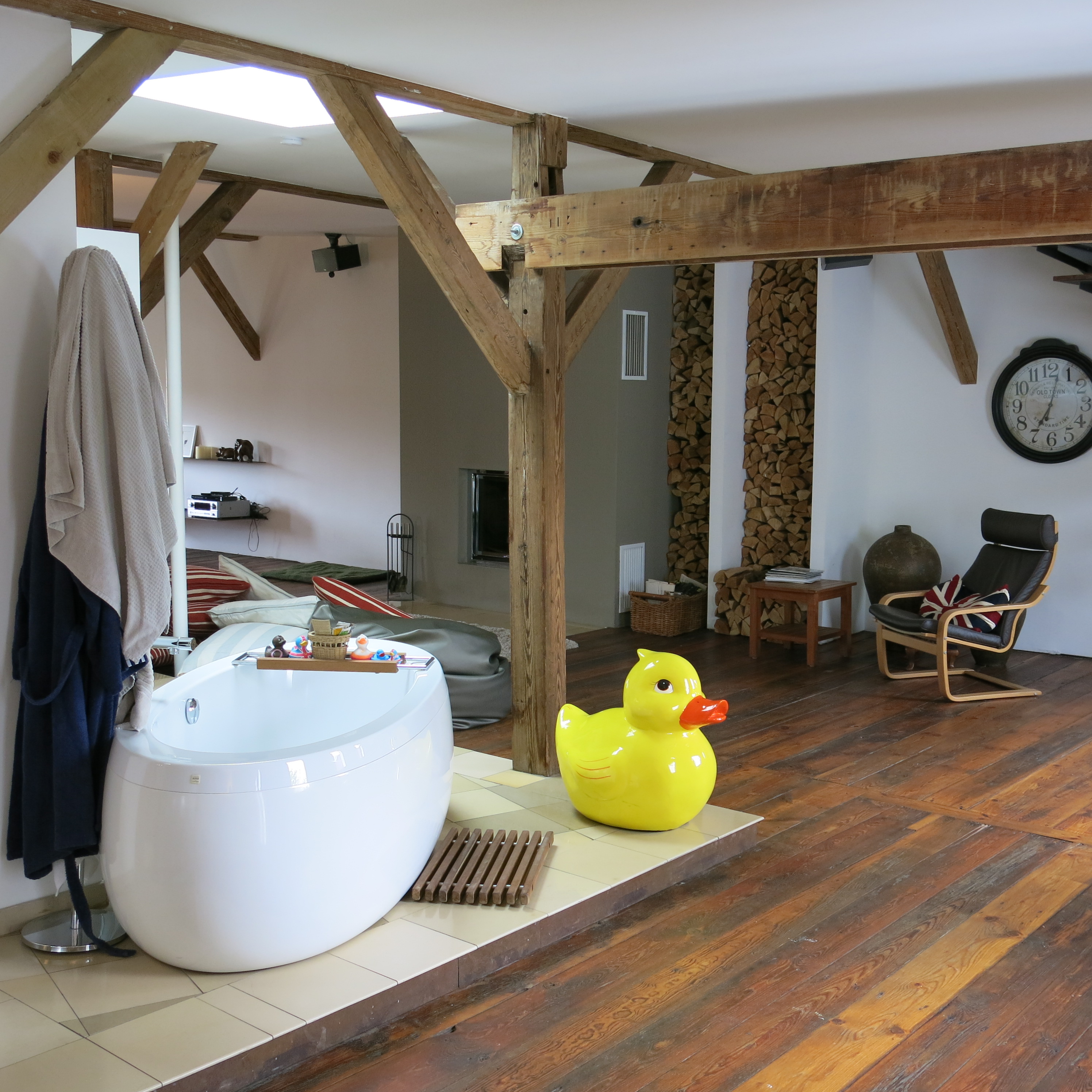 Huge Loft Berlin-Mitte with own Bathroom & A/C