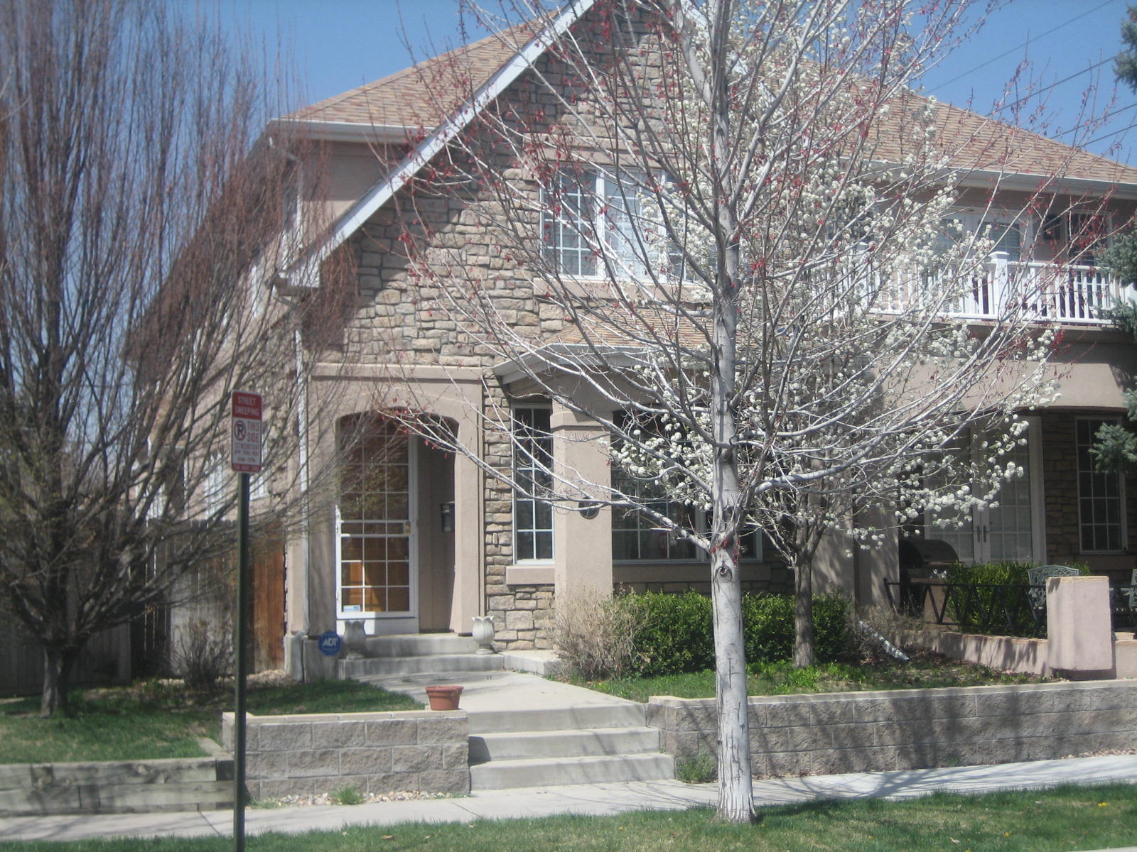 Beautiful 1/2 Duplex in Cherry Creek