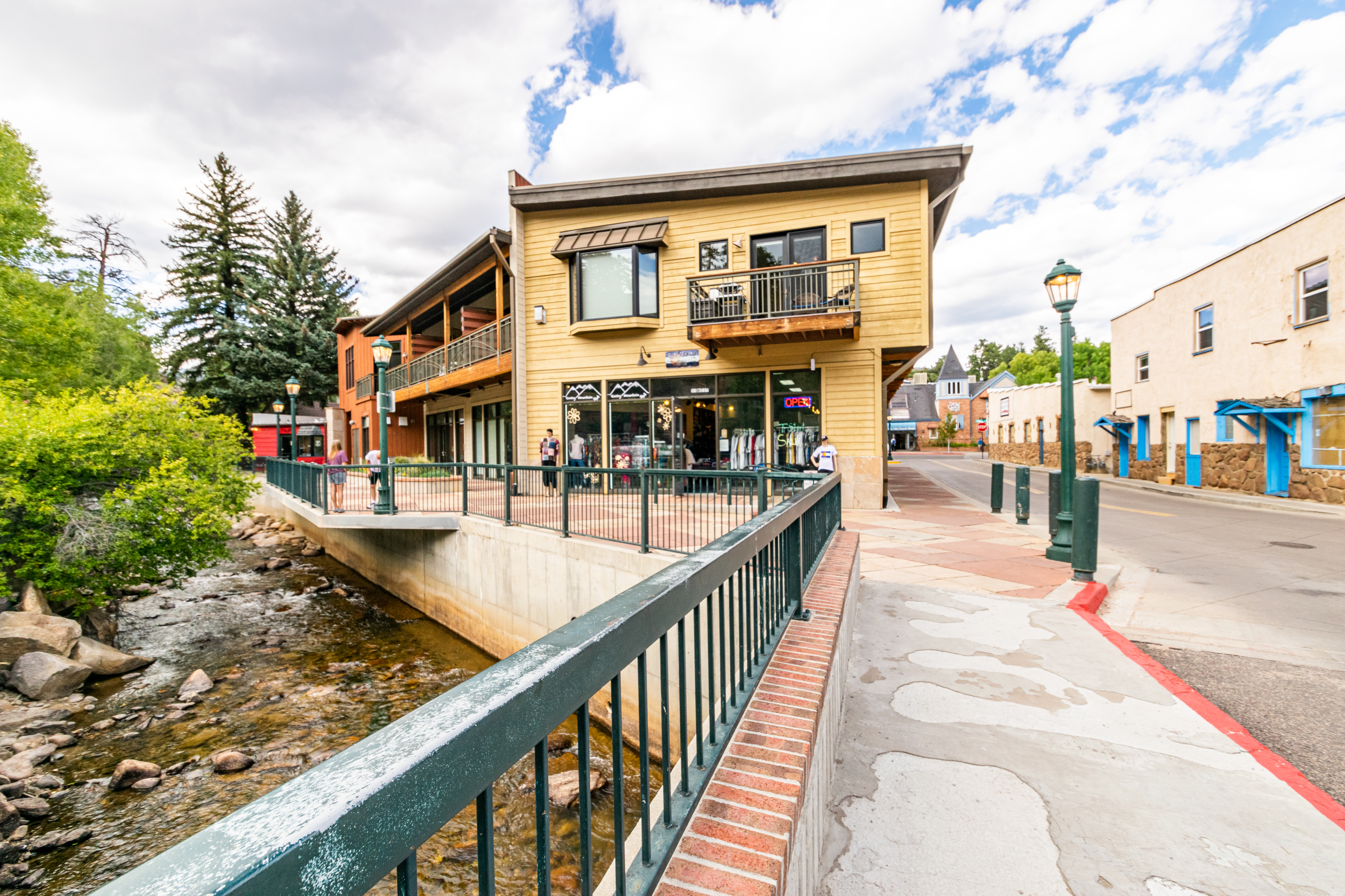 Luxury Loft Downtown River View! Walk Everywhere!
