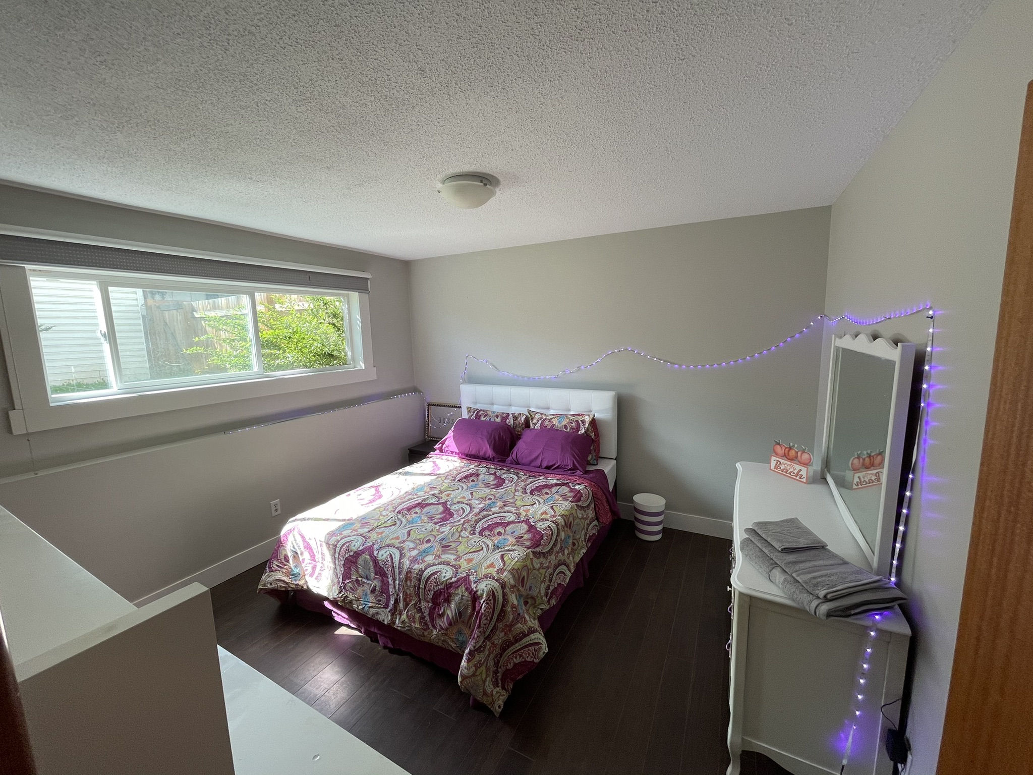 Comfortable, cool, semibasement private room. Houses for Rent in Calgary, Alberta, Canada Comfortable, cool, semibasement private room. Houses for Rent in Calgary, Alberta, Canada