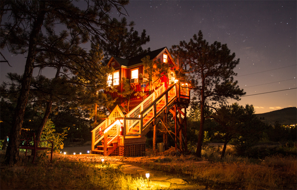 Little Red Treehouse Treehouses for Rent in Lyons, Colorado, United