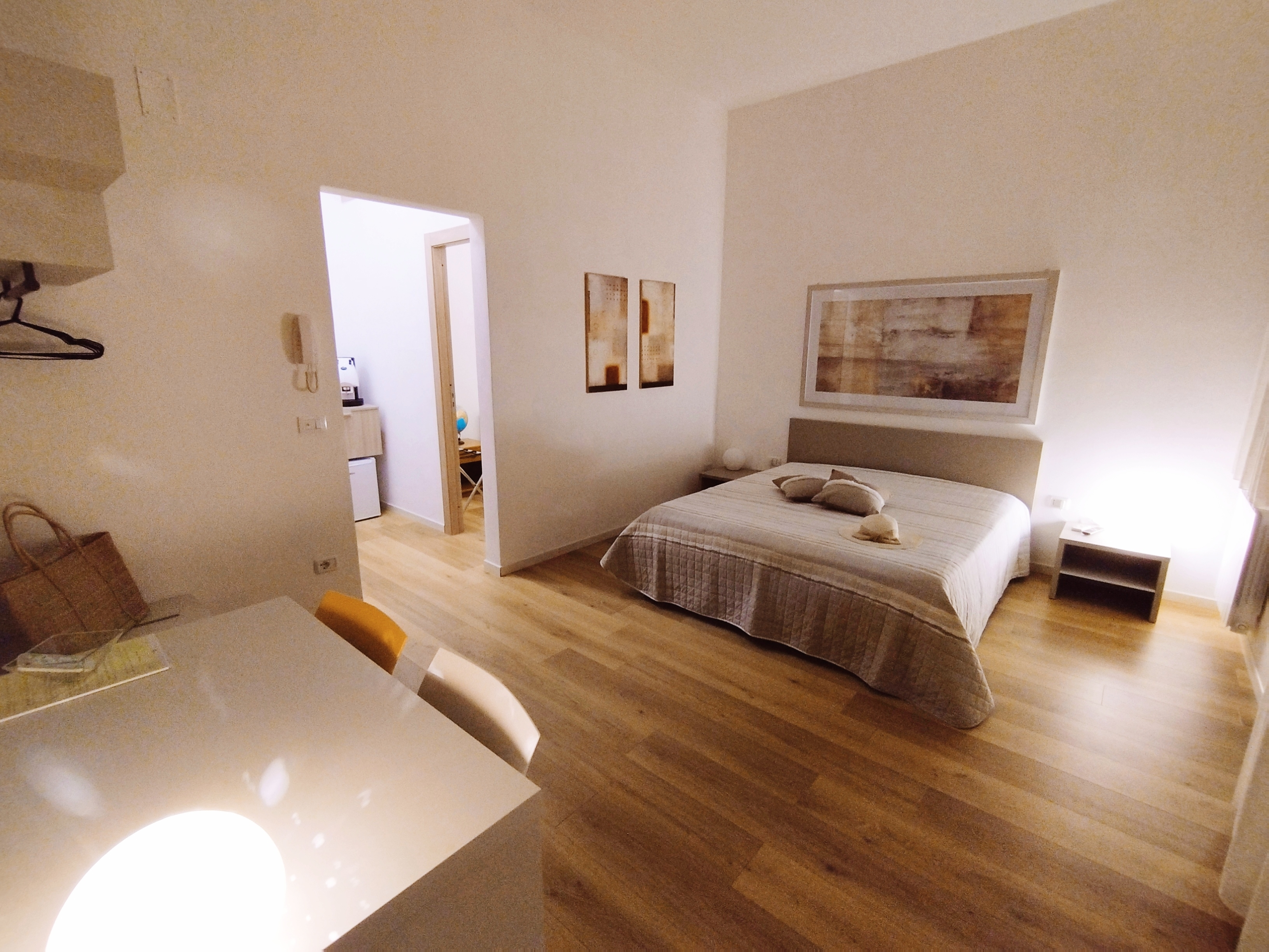 Alcamo rooms (first floor triple room with garage