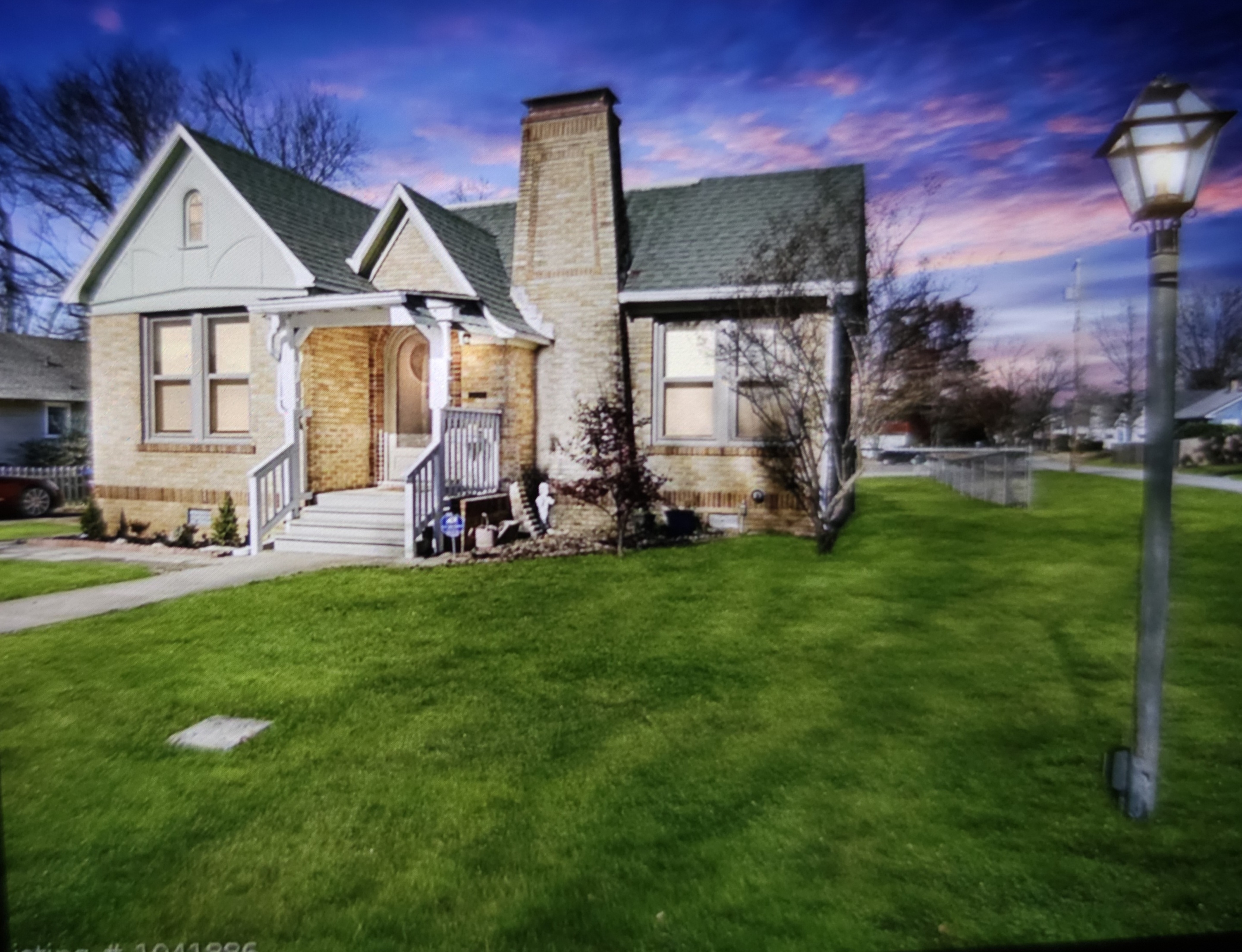 The Blonde Bungalow