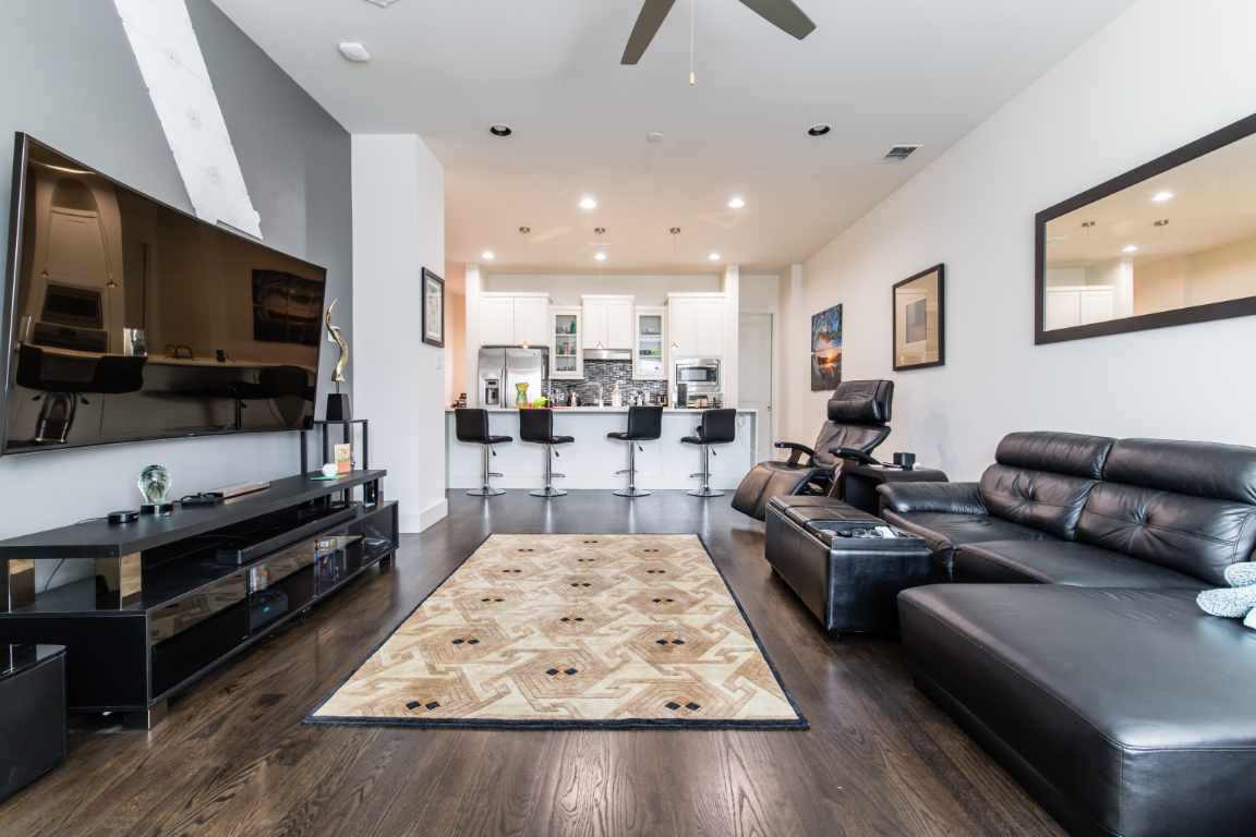 Stunning Room Near Uptown, Downtown, Deep Ellum in District 14, Dallas