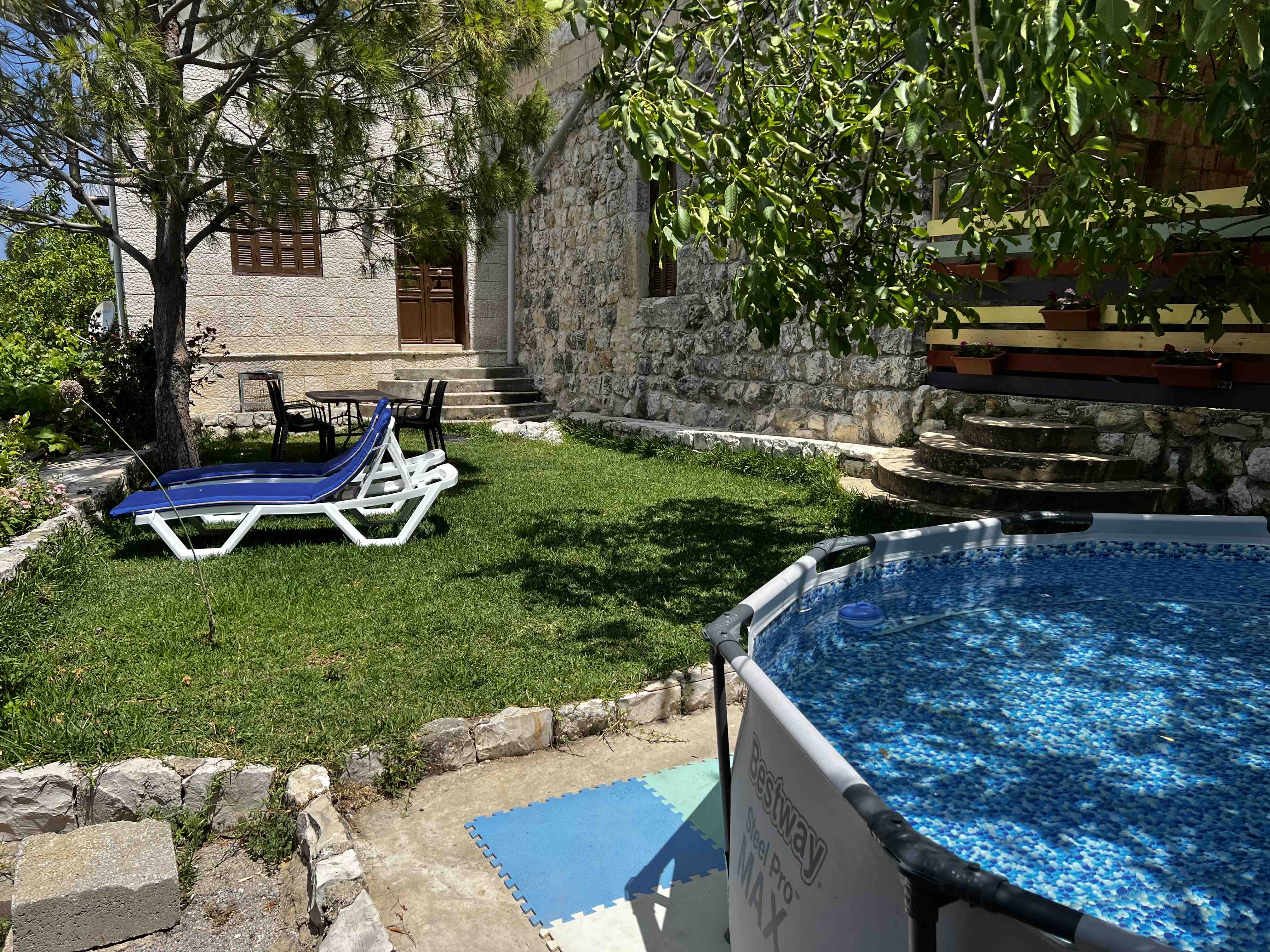 B Jrane Apartment