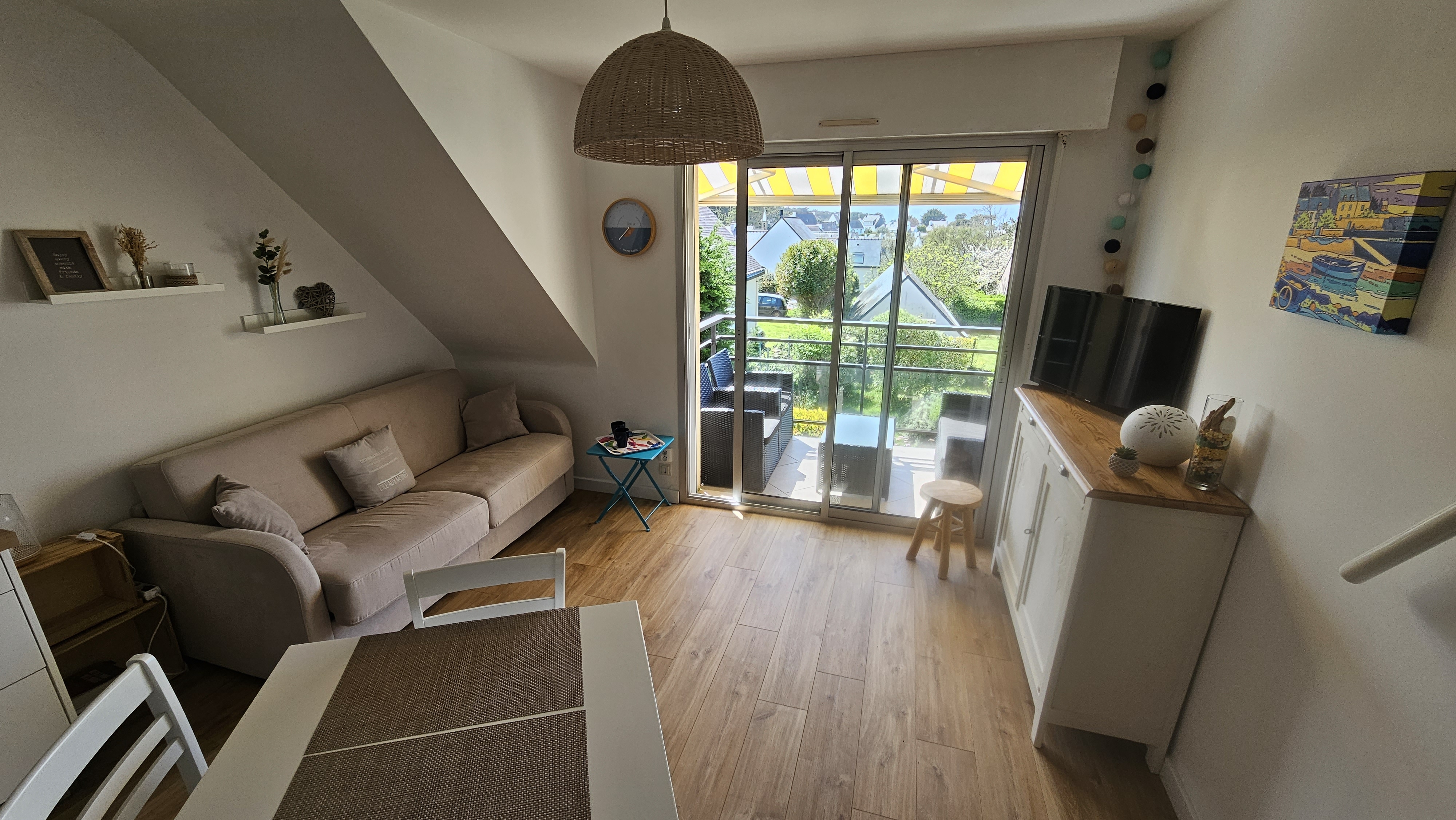 Comfortable, close to the wild coast, garage, 2 bikes