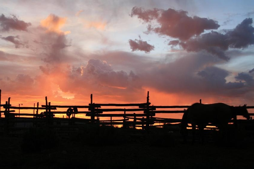 Navajo Hogan yá ‌át ‌ éh Guesthouses for Rent in Chinle, Arizona