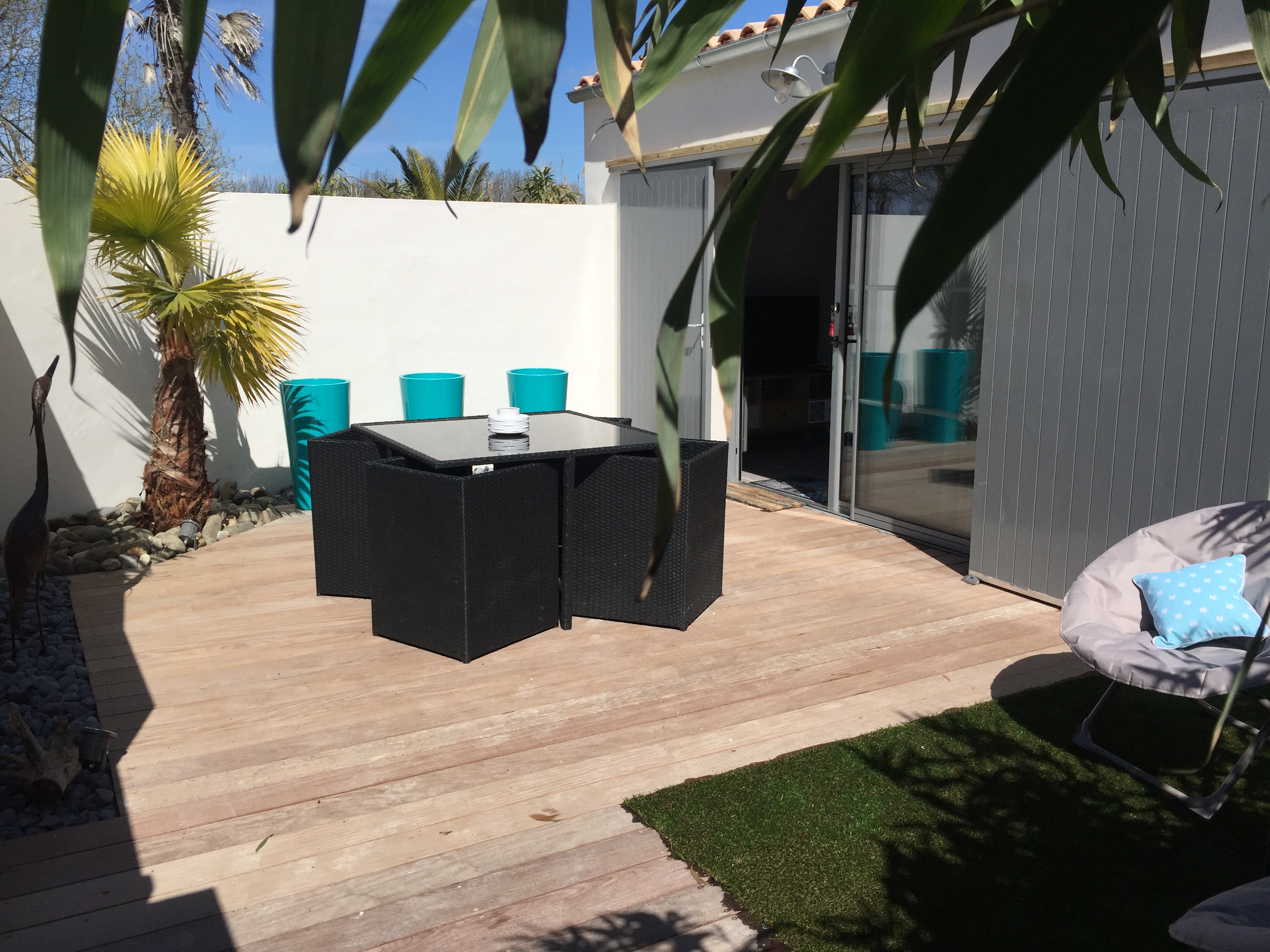CLOSE TO THE BEACH, IN A RURAL ENVIRONMENT