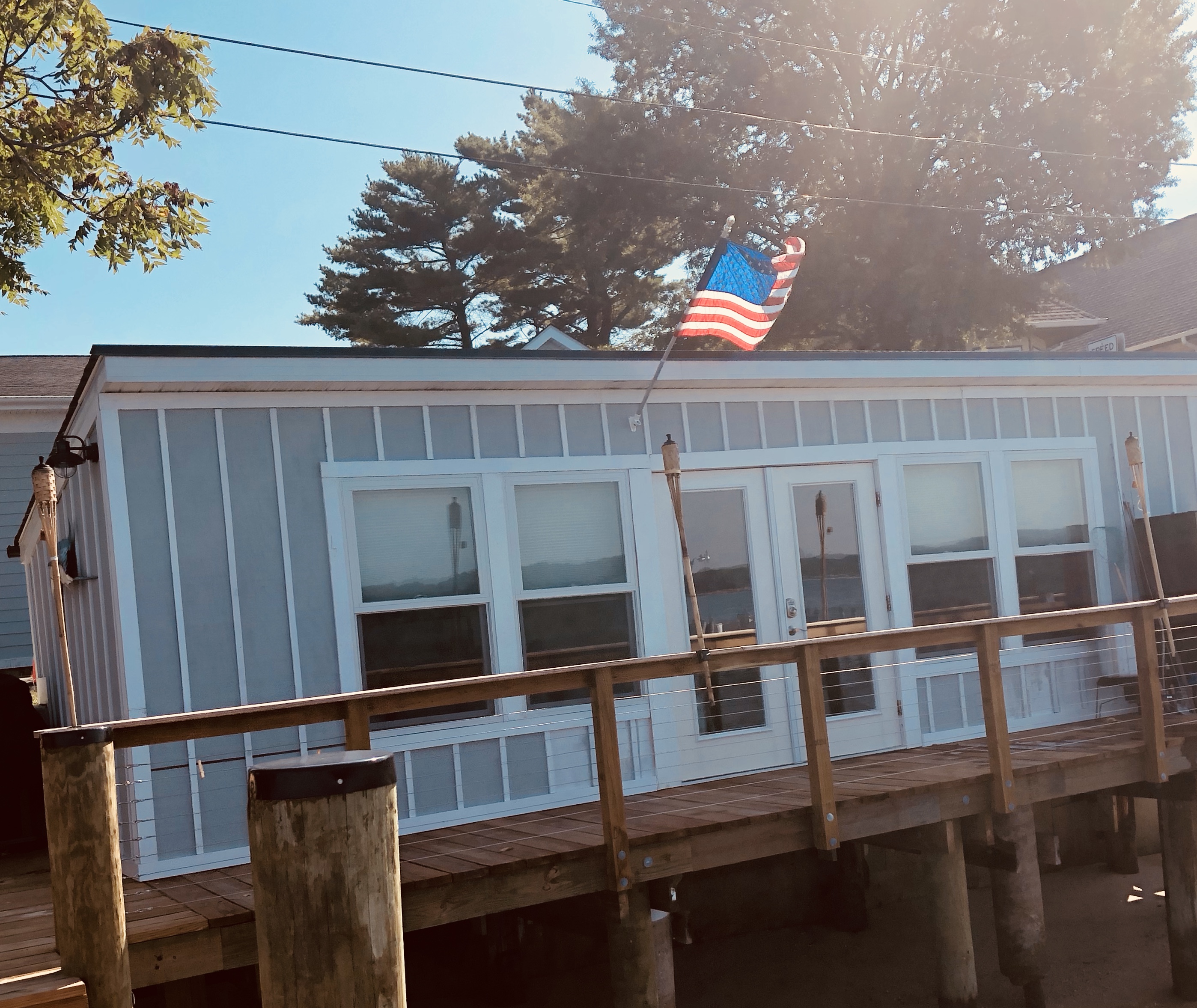 “Cabana by the Bay”tiny home on a pier! Tiny houses for Rent in