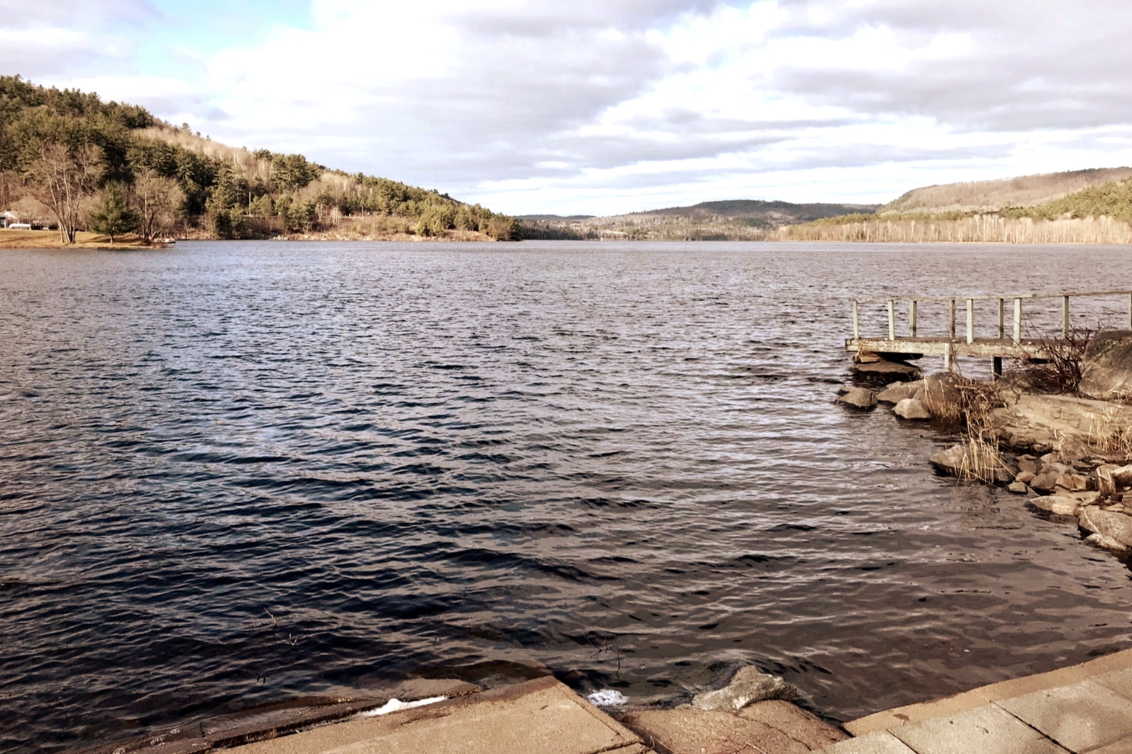 Amazing Mattawa Riverfront, Mountain View Home Cottages for Rent in