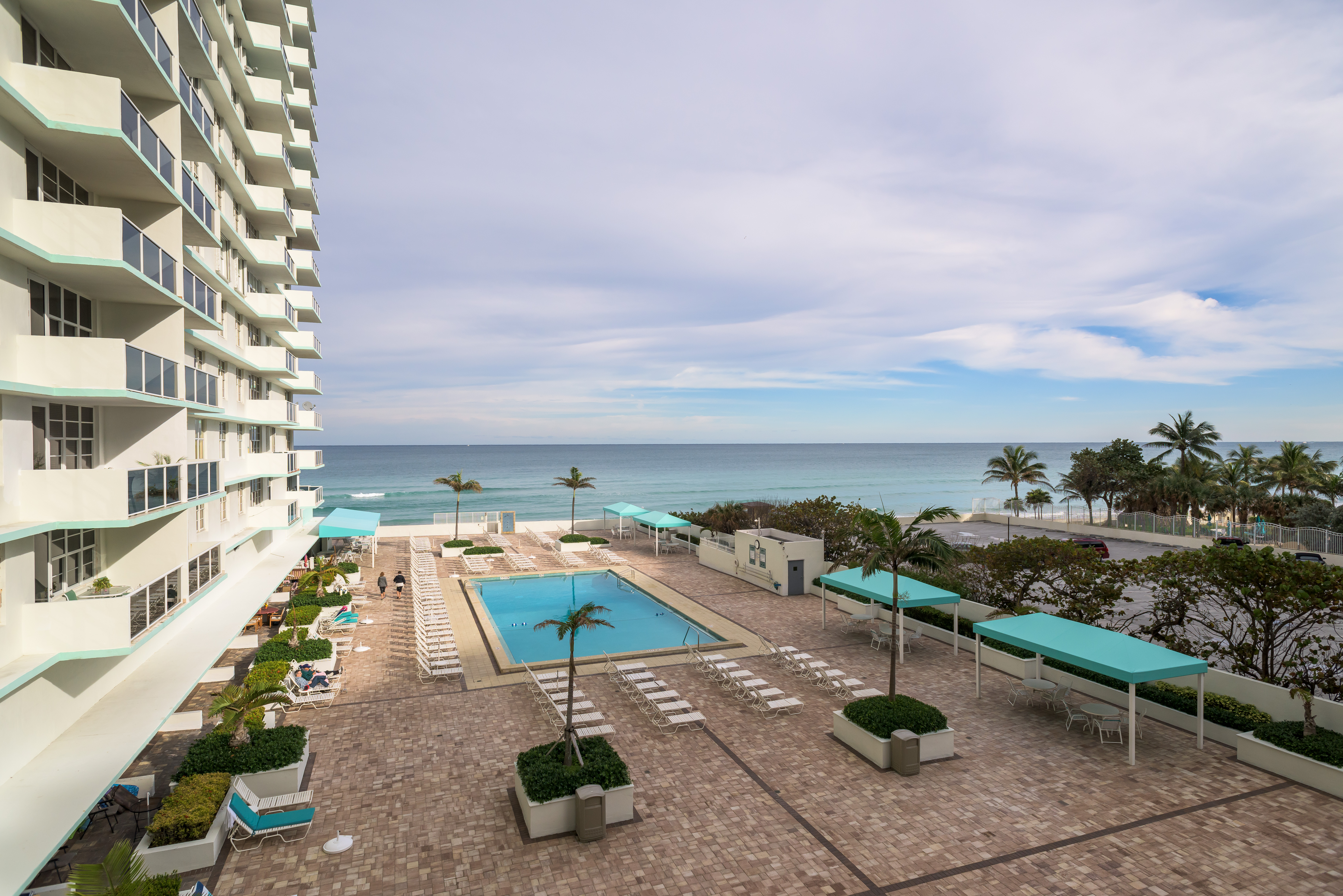 Modern beach front condo in Hollywood, Broward County