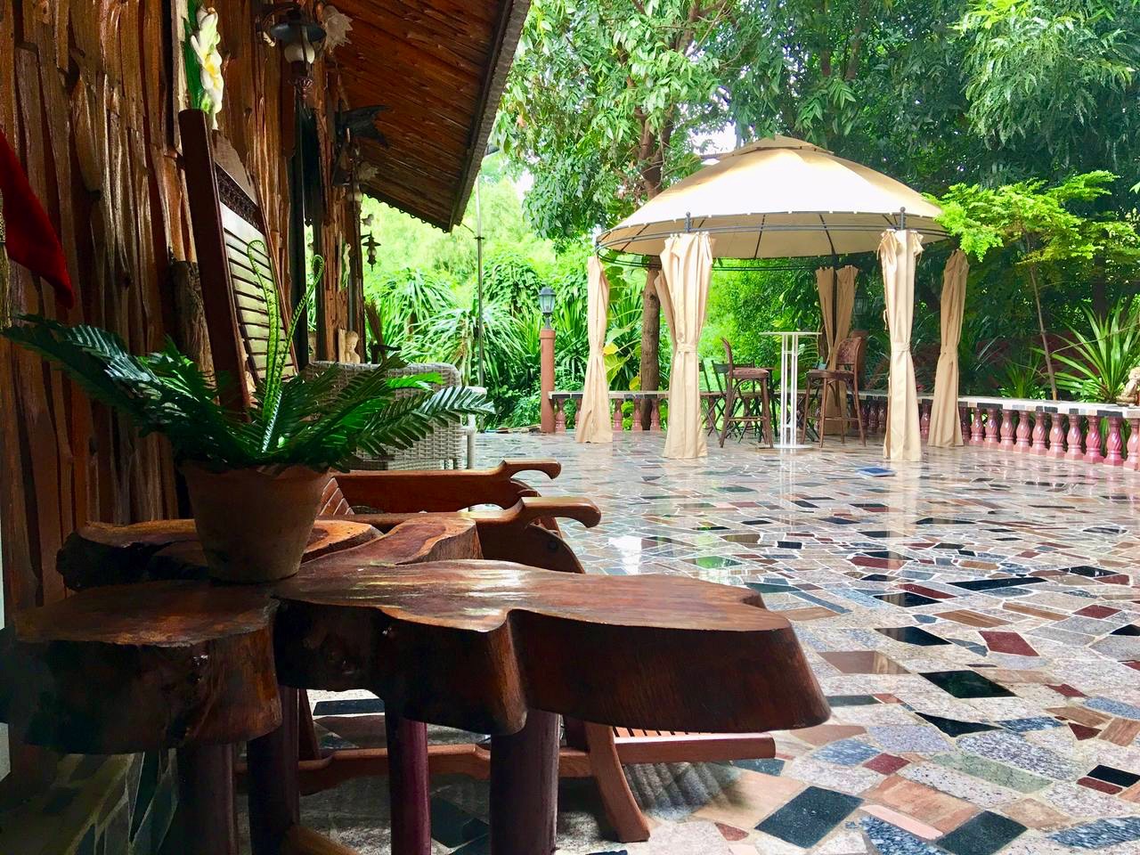 Stay in shady house . Experience the simplicity. Airbnb