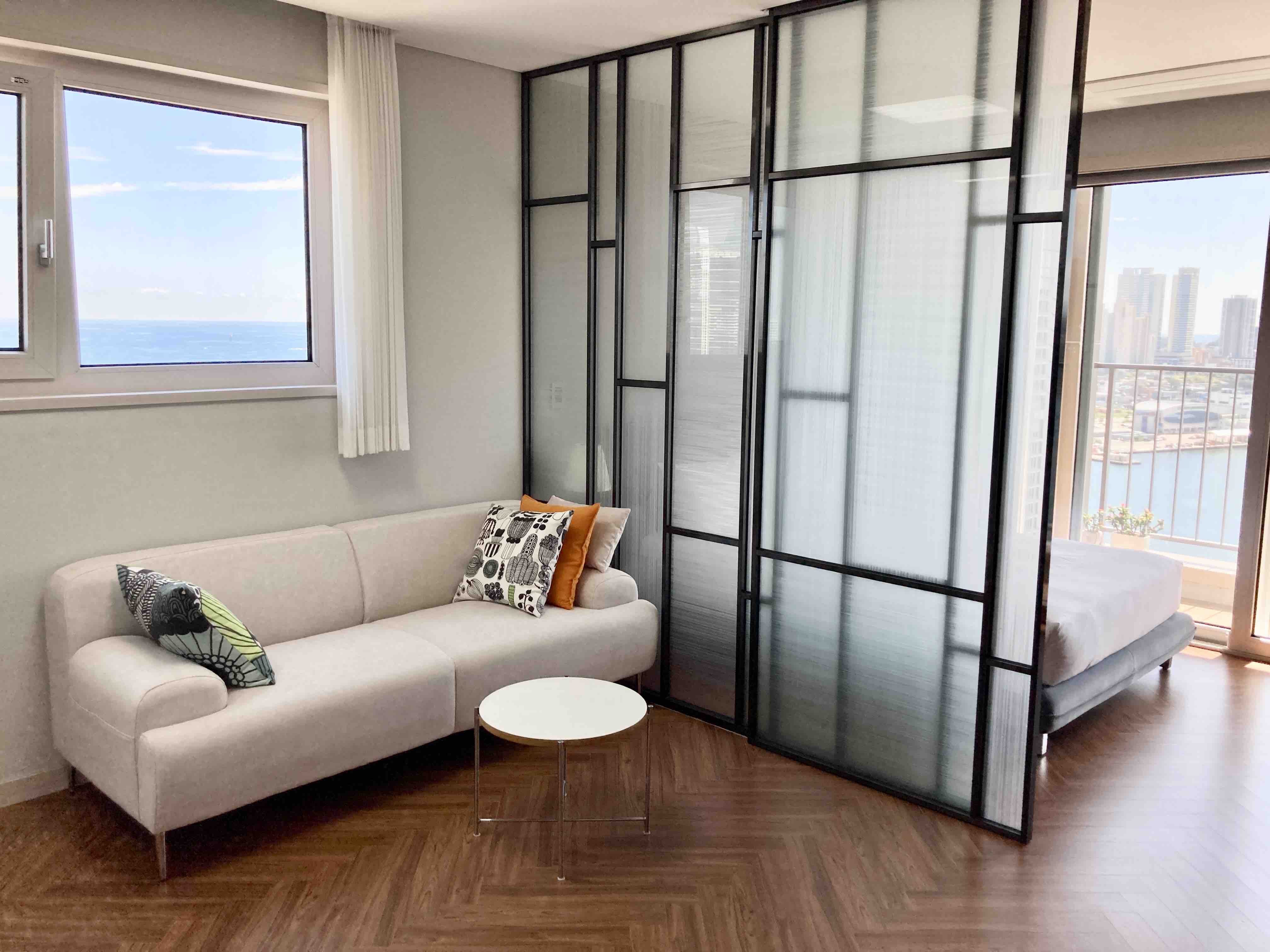 ★Seascape, lake, mountains outside the window★