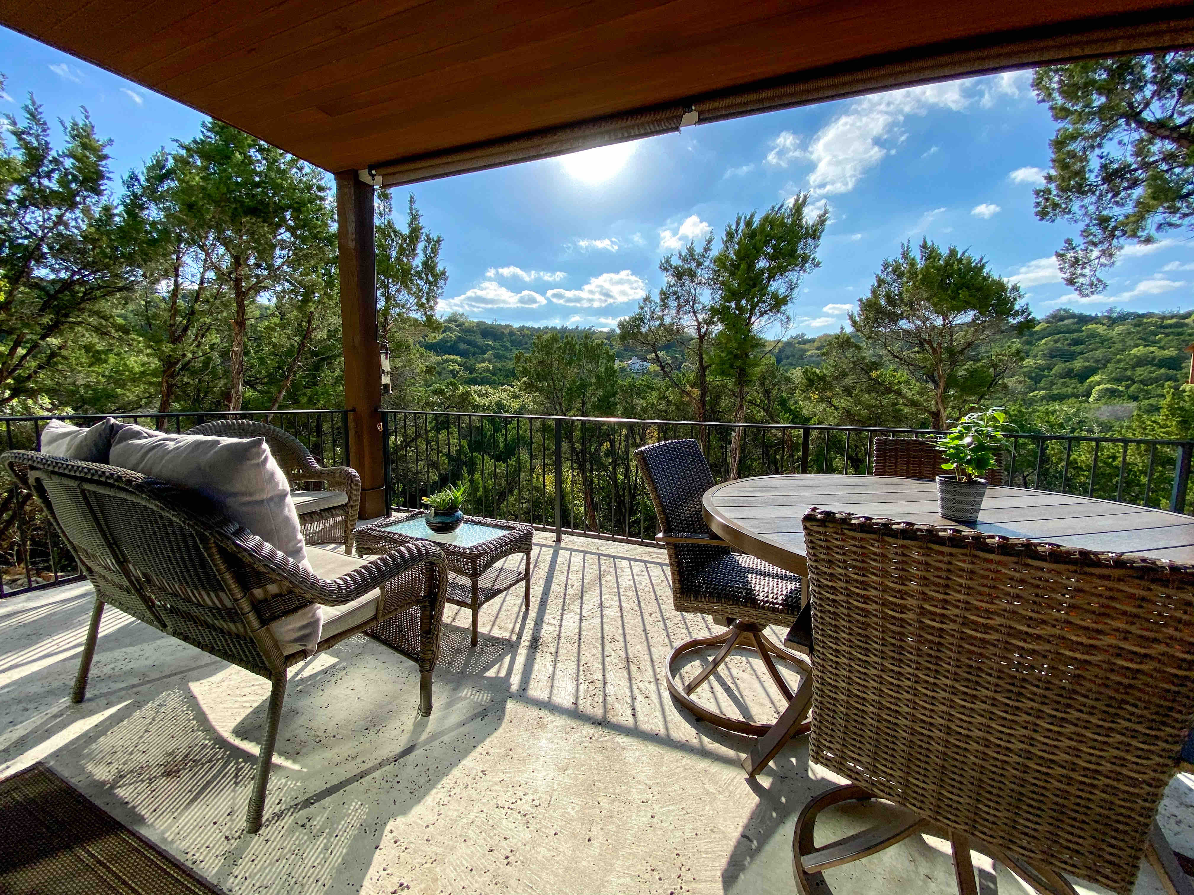 Lake Travis Hill Country Retreat w/Seasonal Creek.
