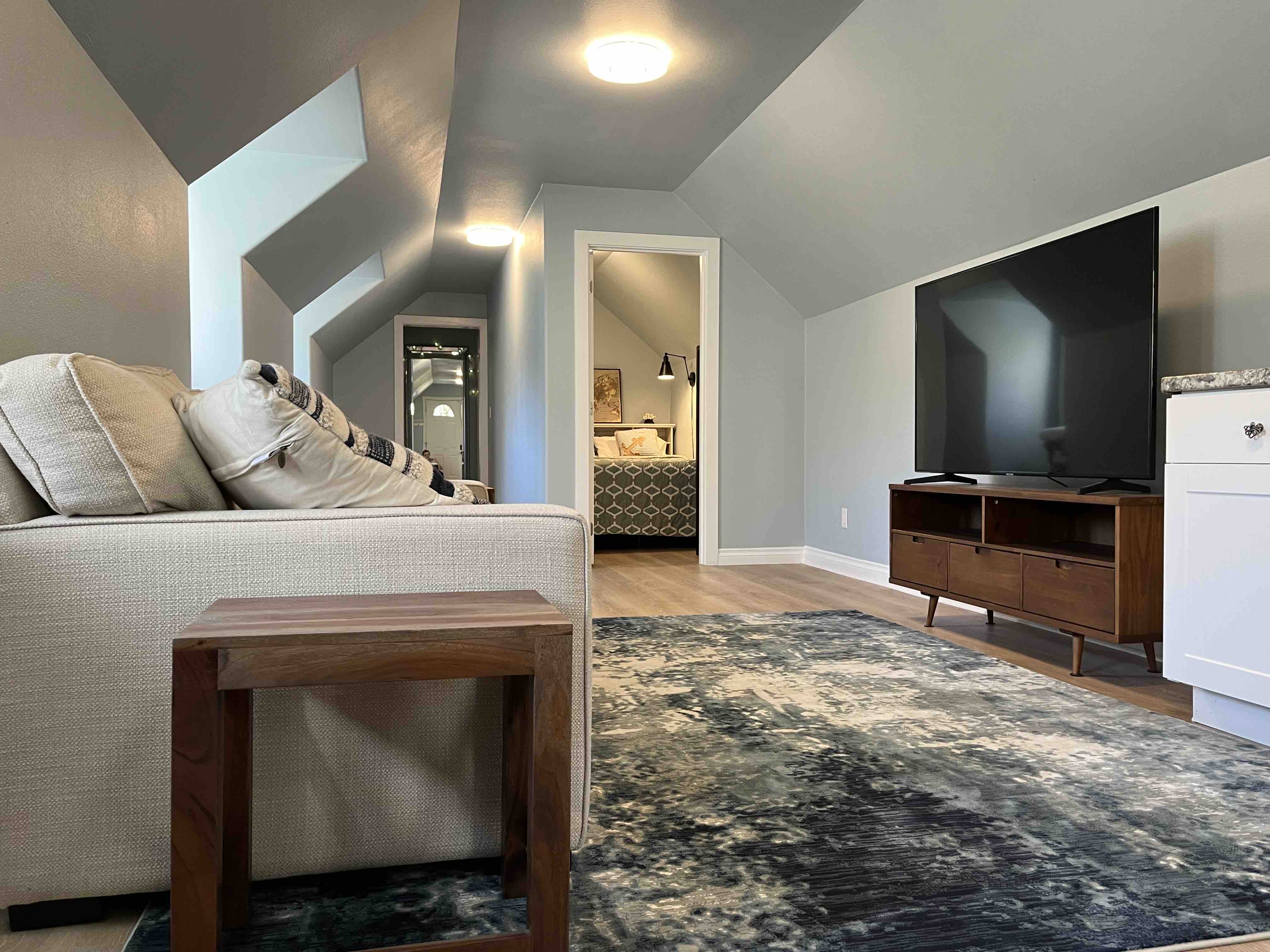 Loft 10mi to beach & border