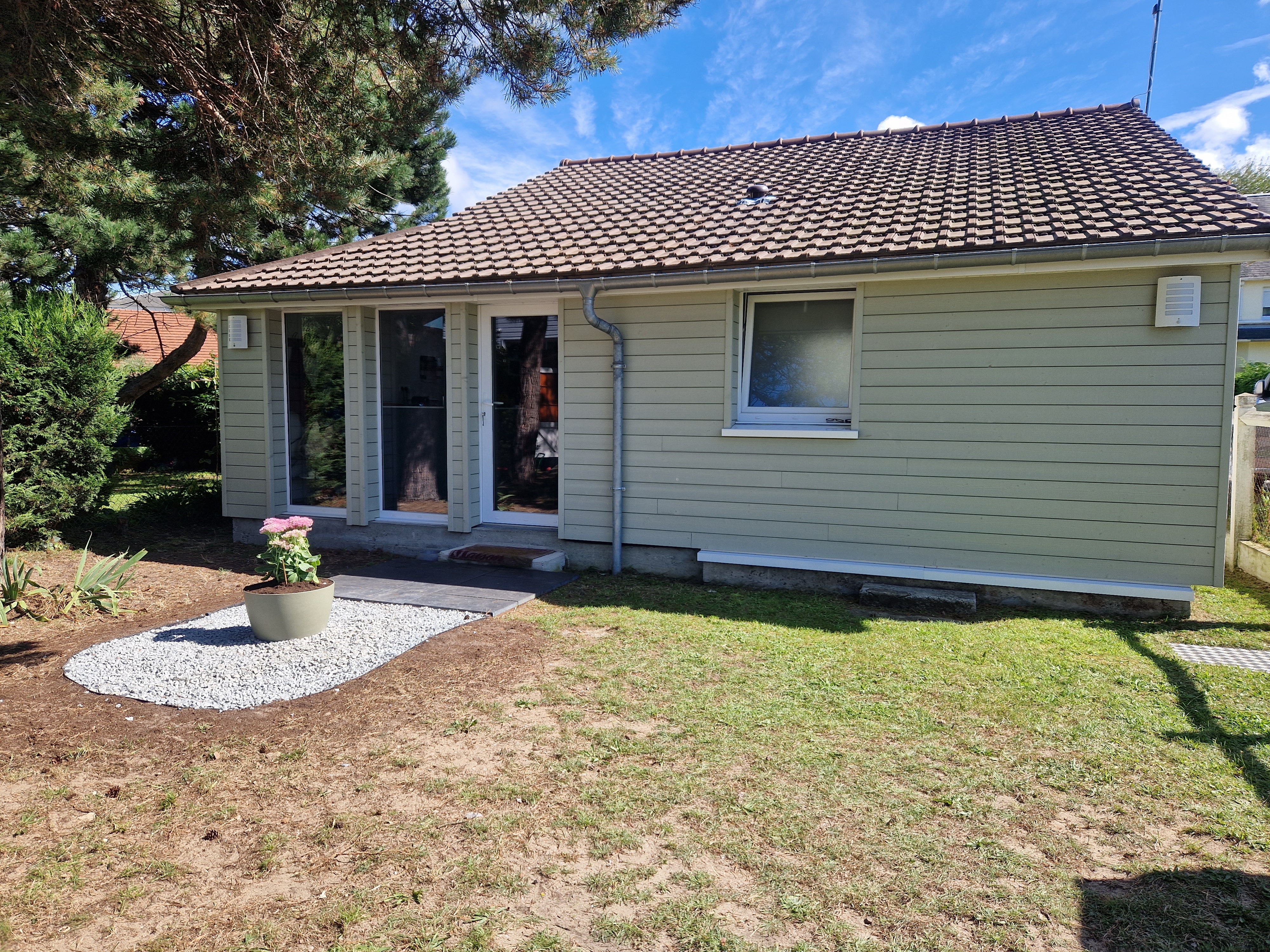 Warm and family home near beach