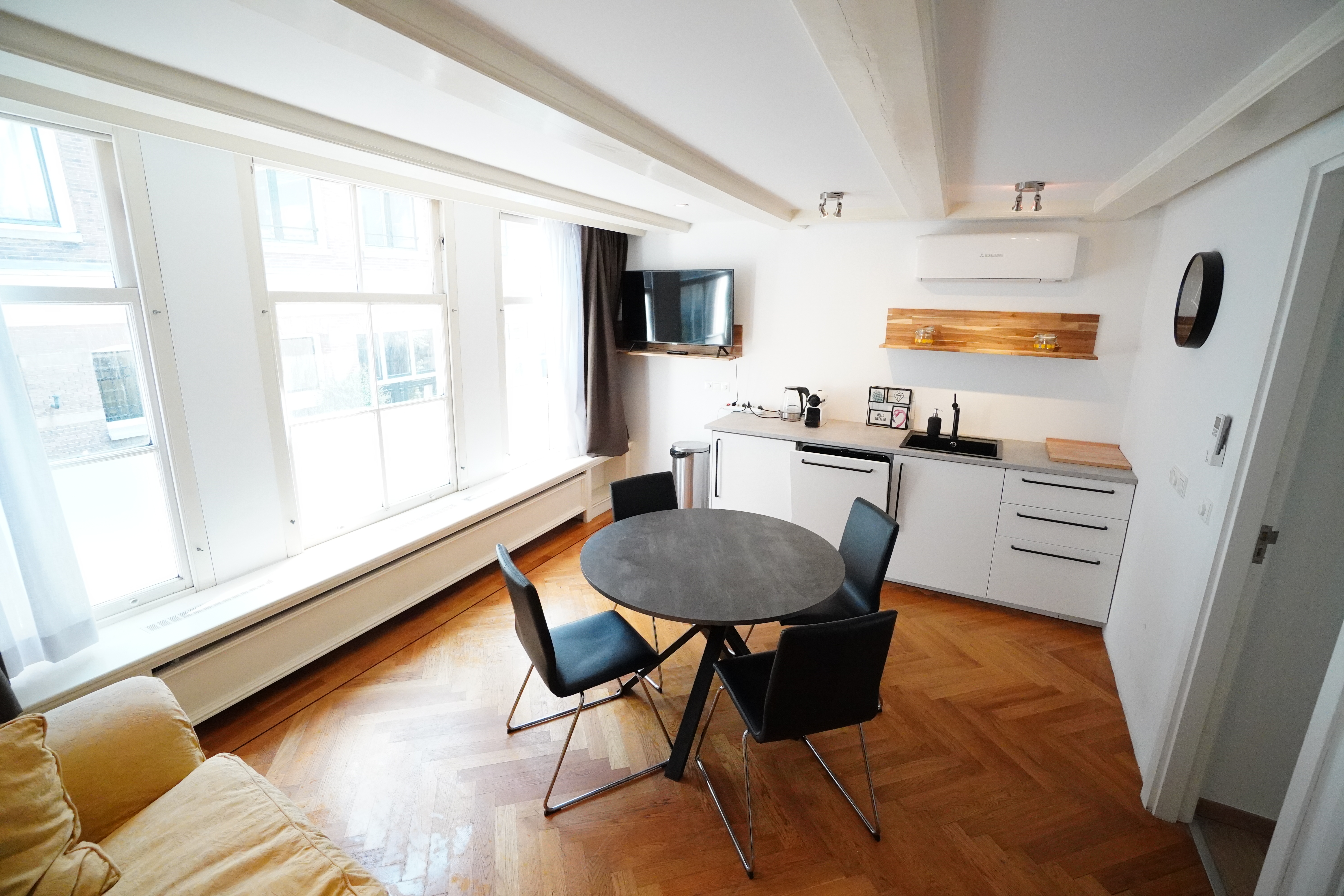 Heerengracht 2 Bedroom Apartment 45m² Aircon — Amsterdam stay