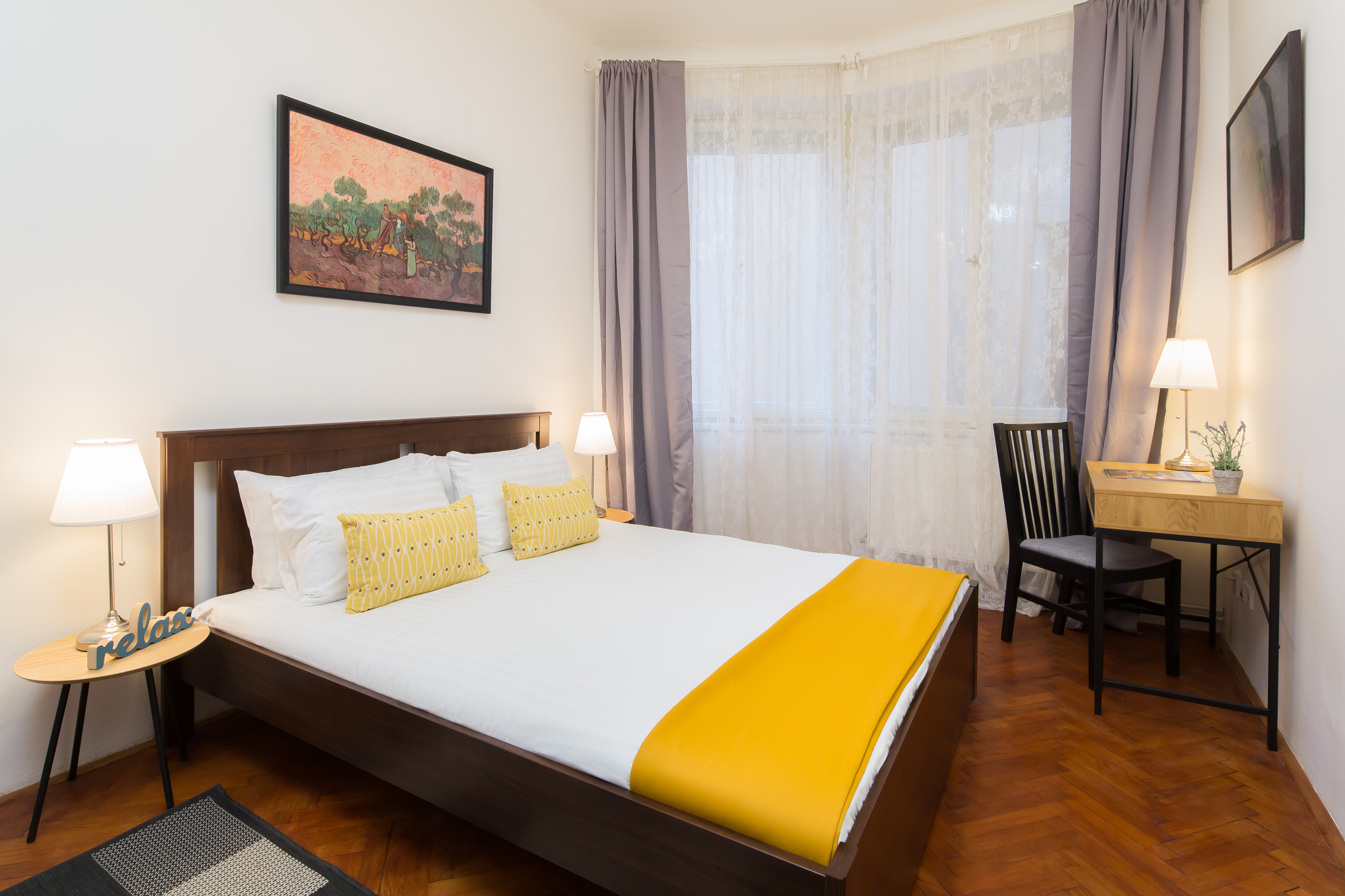 Quaint Comfortable Apartment in City Center