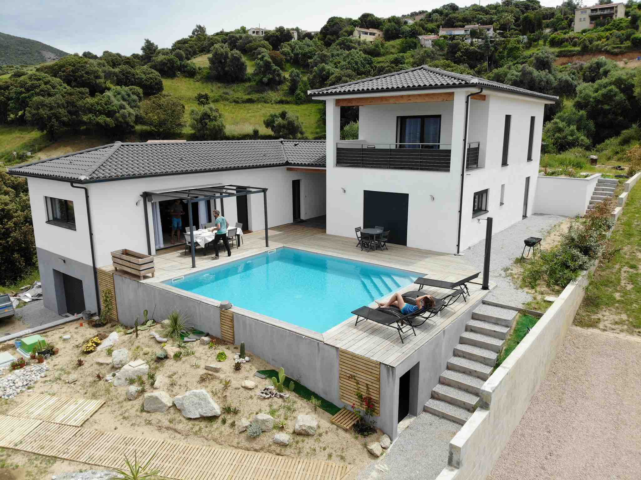 Villa with pool, T2, deck with open view