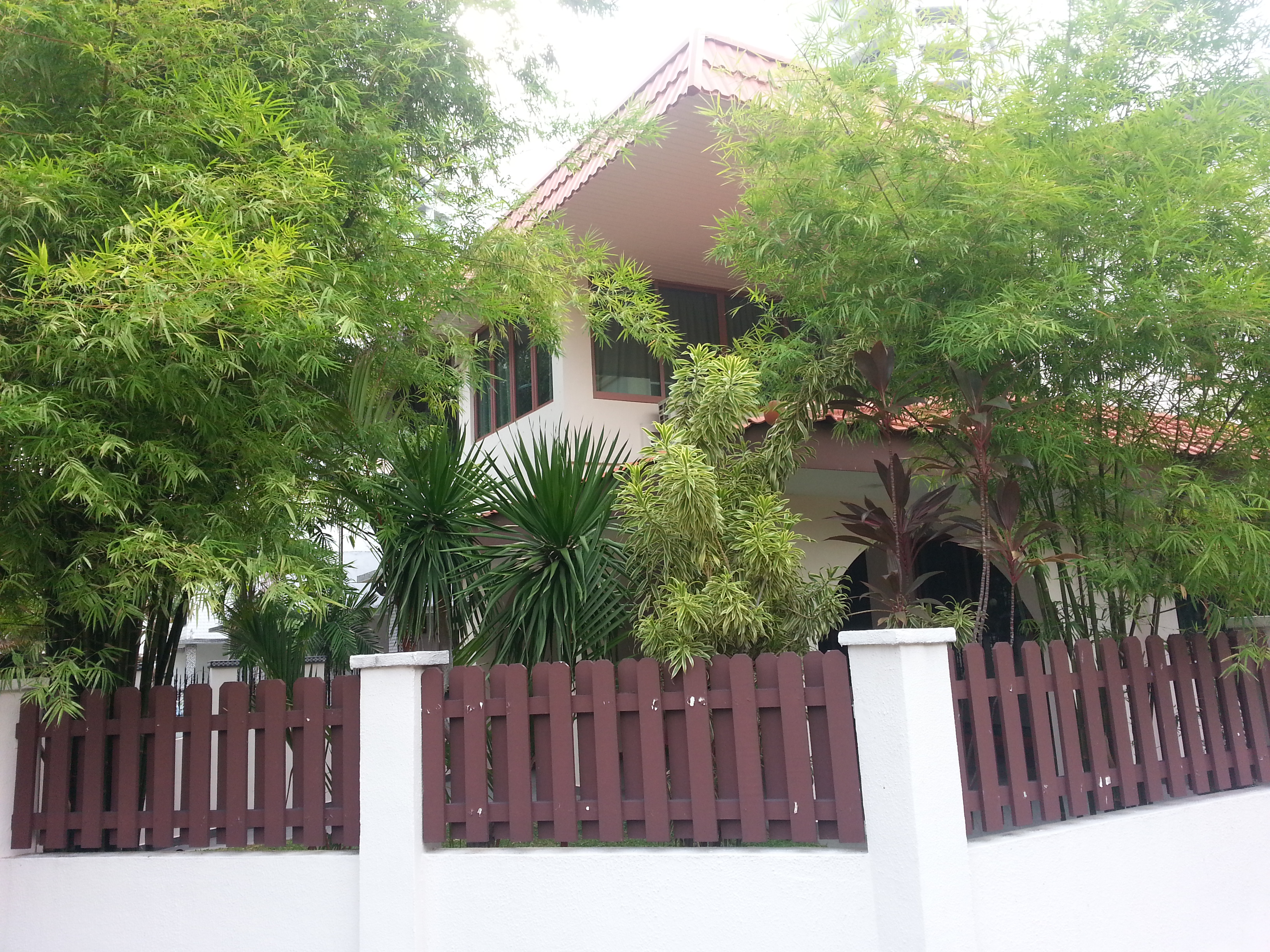 Spacious room3 near MRT in the East