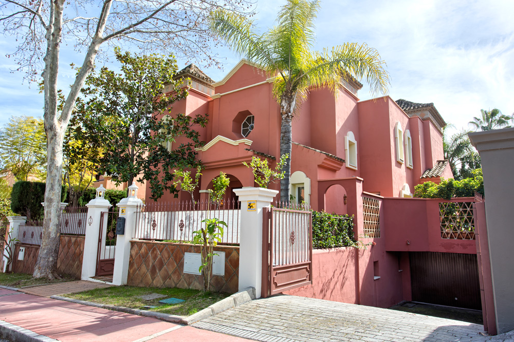 Villa AlzambraVasari Puerto Banus up to 23 guests Houses for Rent in