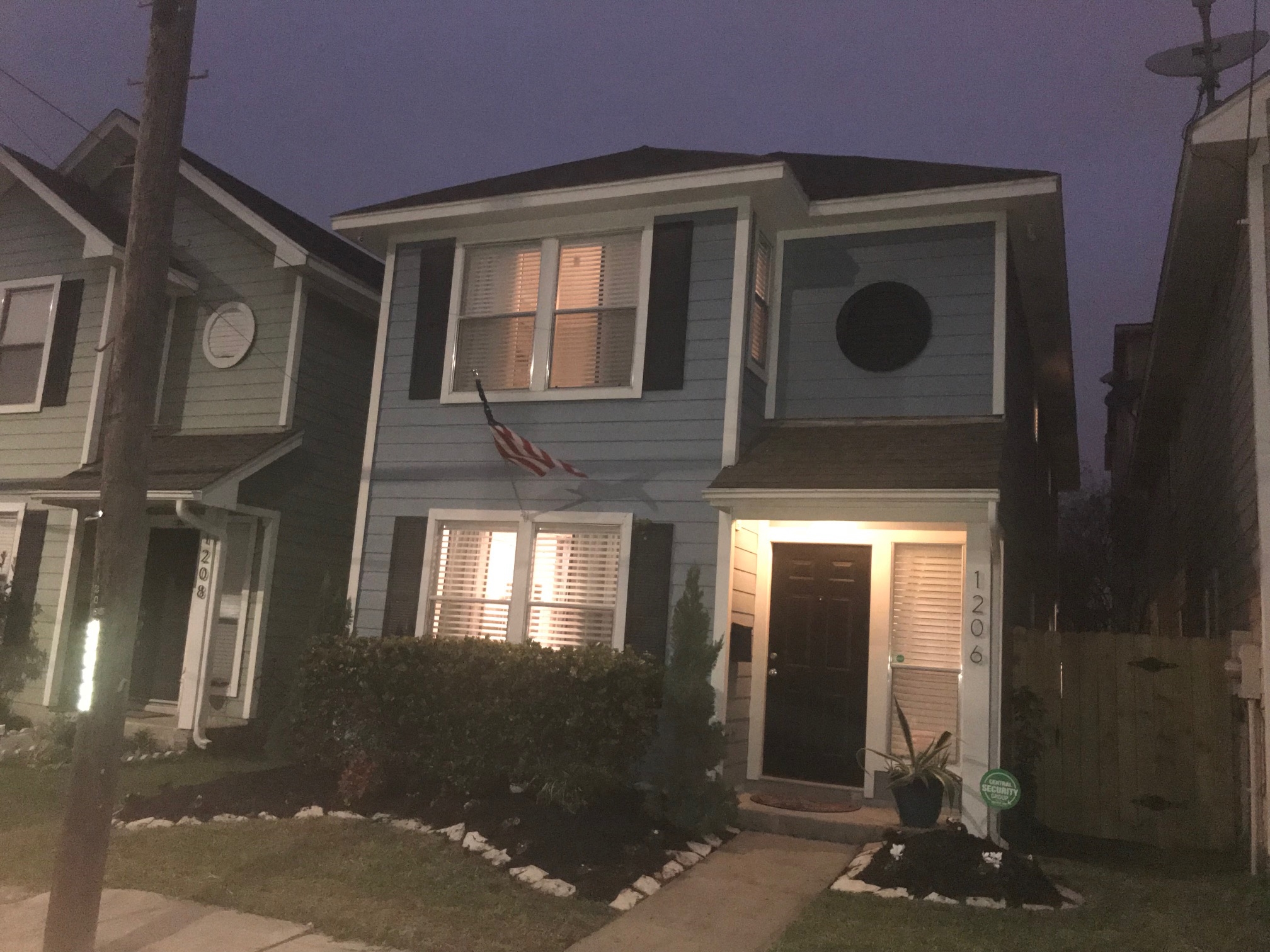 Modern, Spacious Bungalow near Downtown & Midtown Bungalows for Rent