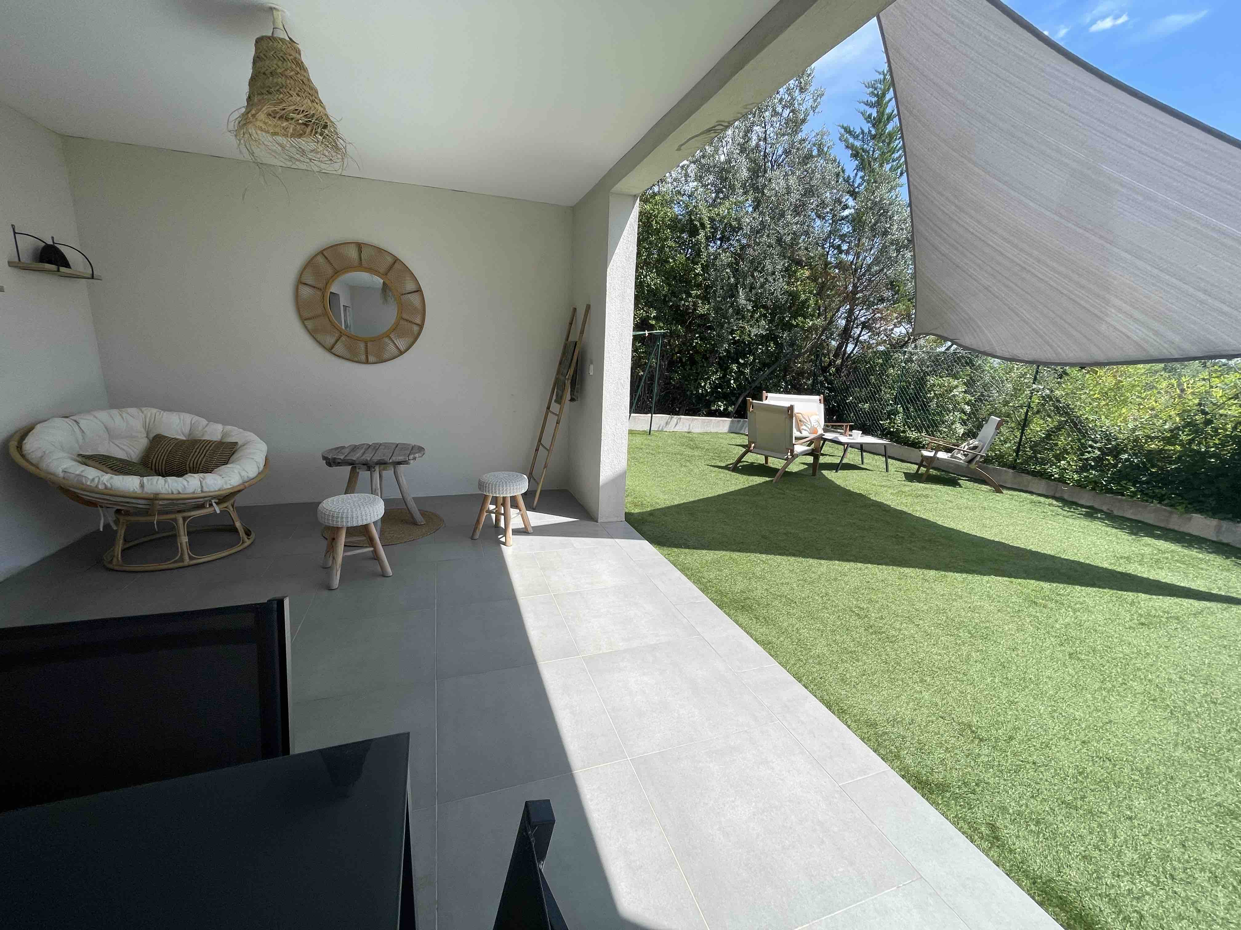 Ground floor villa with pool and private hot tub