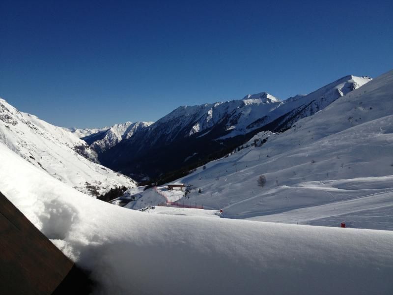 Ski in the slopes with balcony terrace with valley view