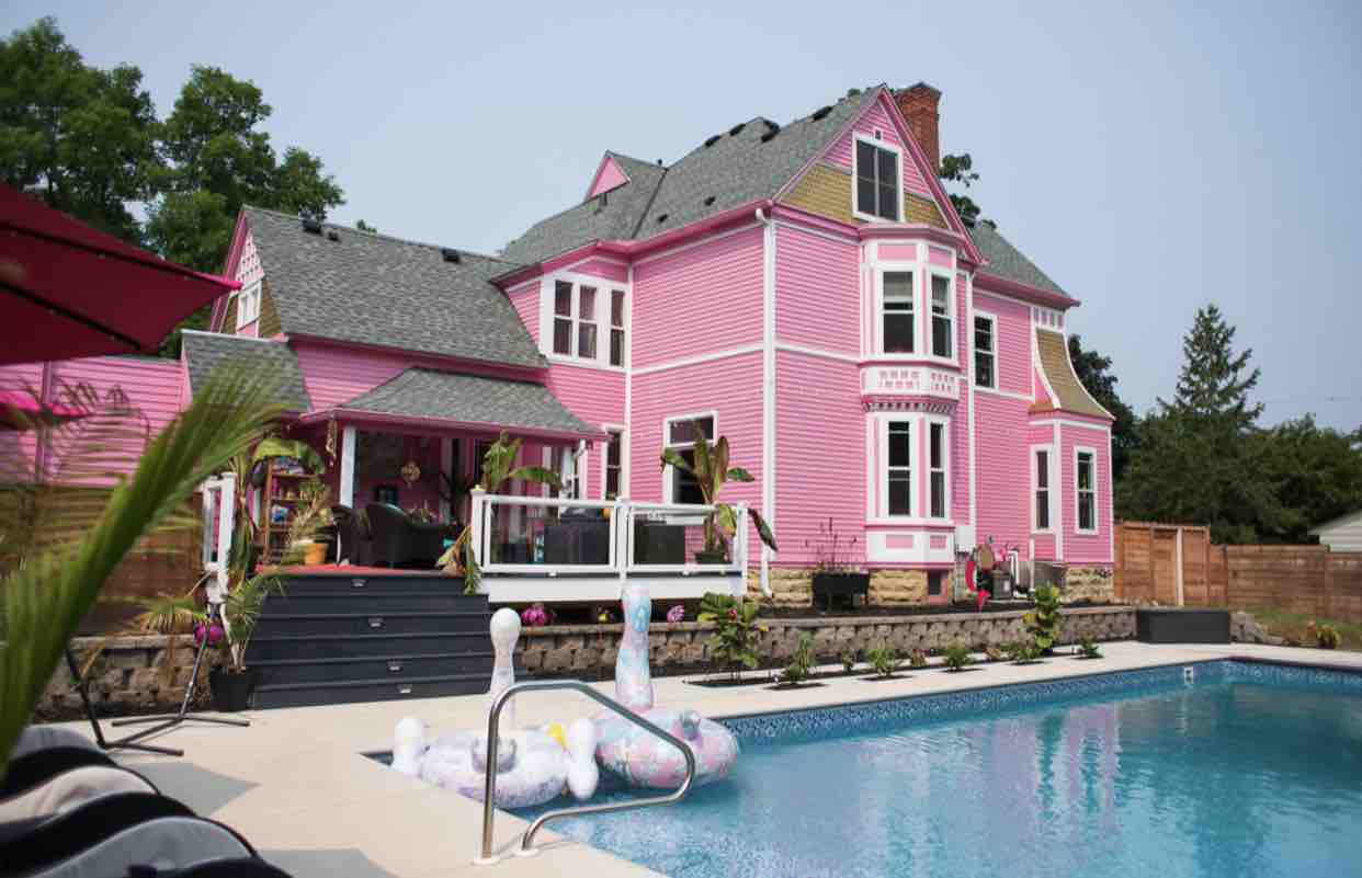 PinkCastle Babe’cation with HUGE pool and hottub! Houses for Rent in