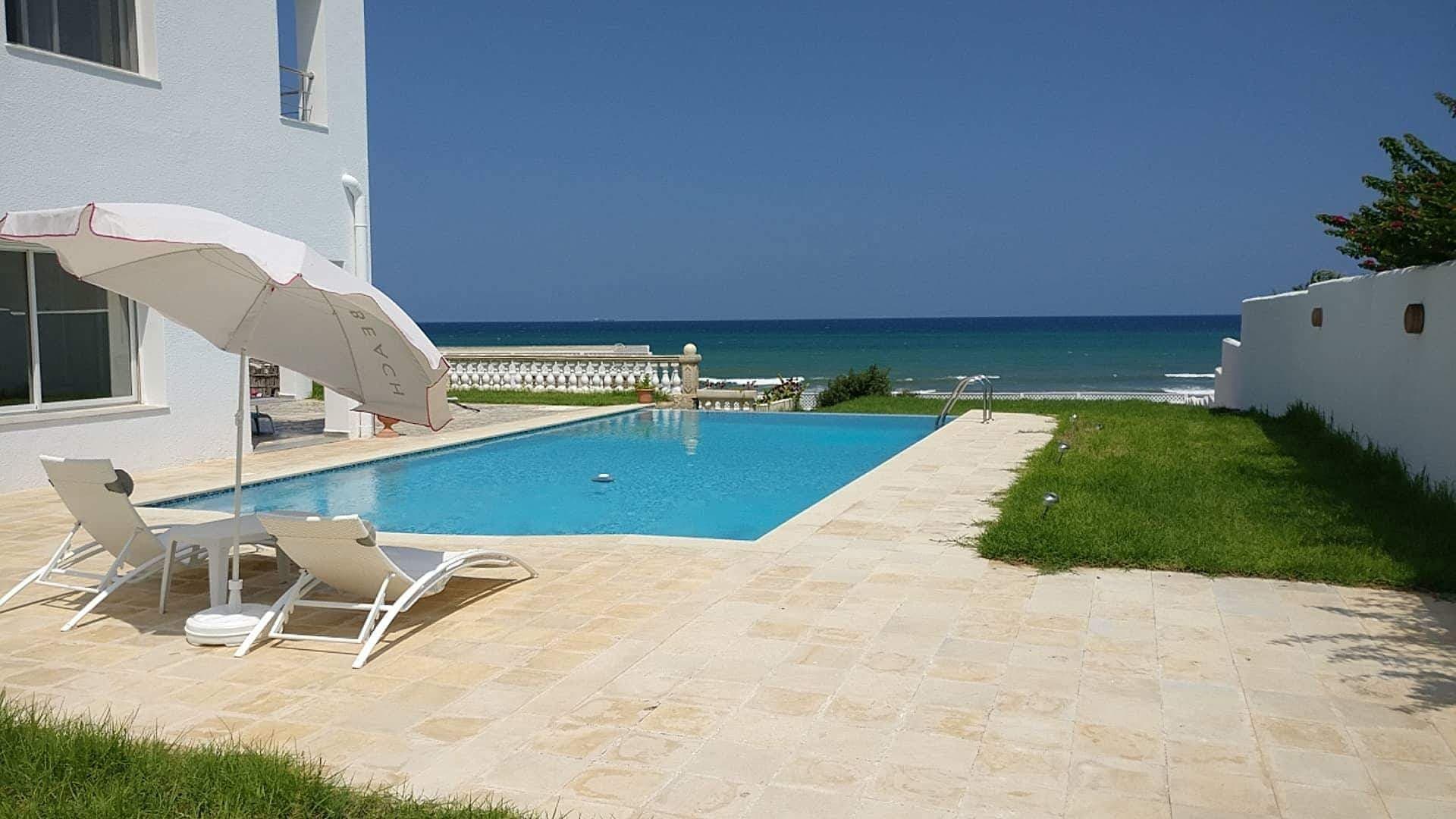 Sea Facing Beach House with Pool sounine Villas for Rent in Sounine