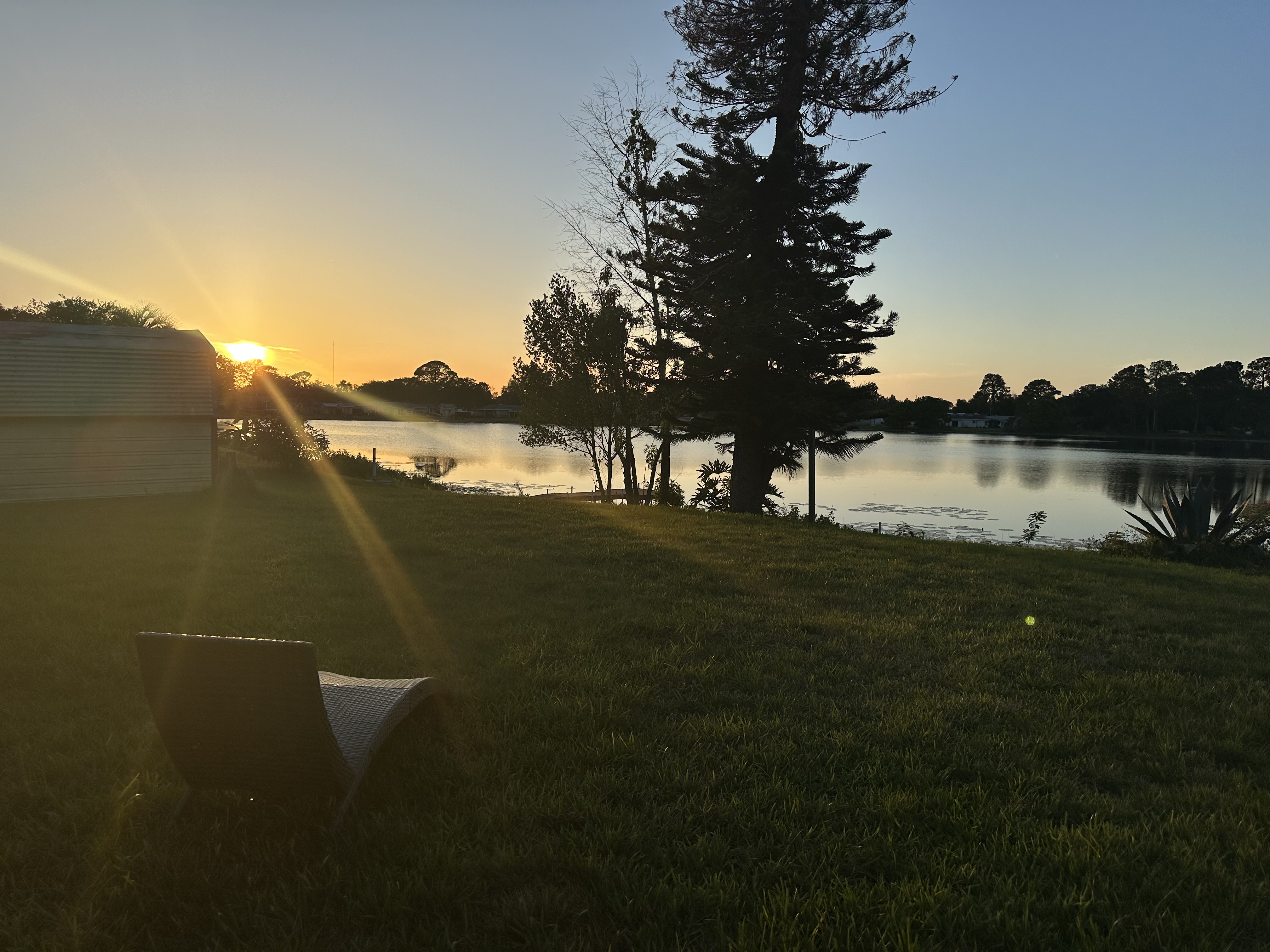 *ENTIRE HOME* Lakefront Florida getaway