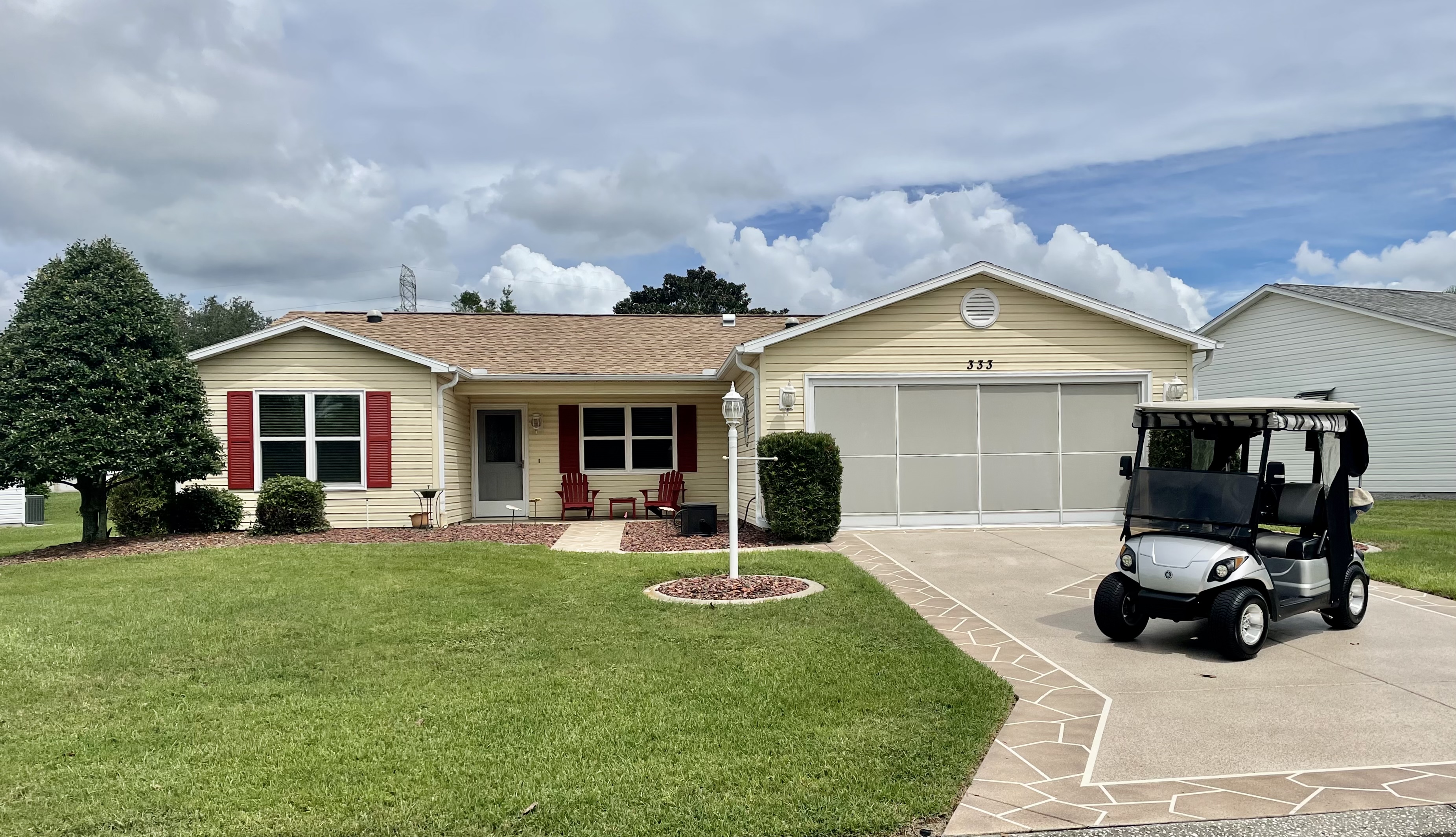 The Villages “Prime Location” 4-Person Golf Cart