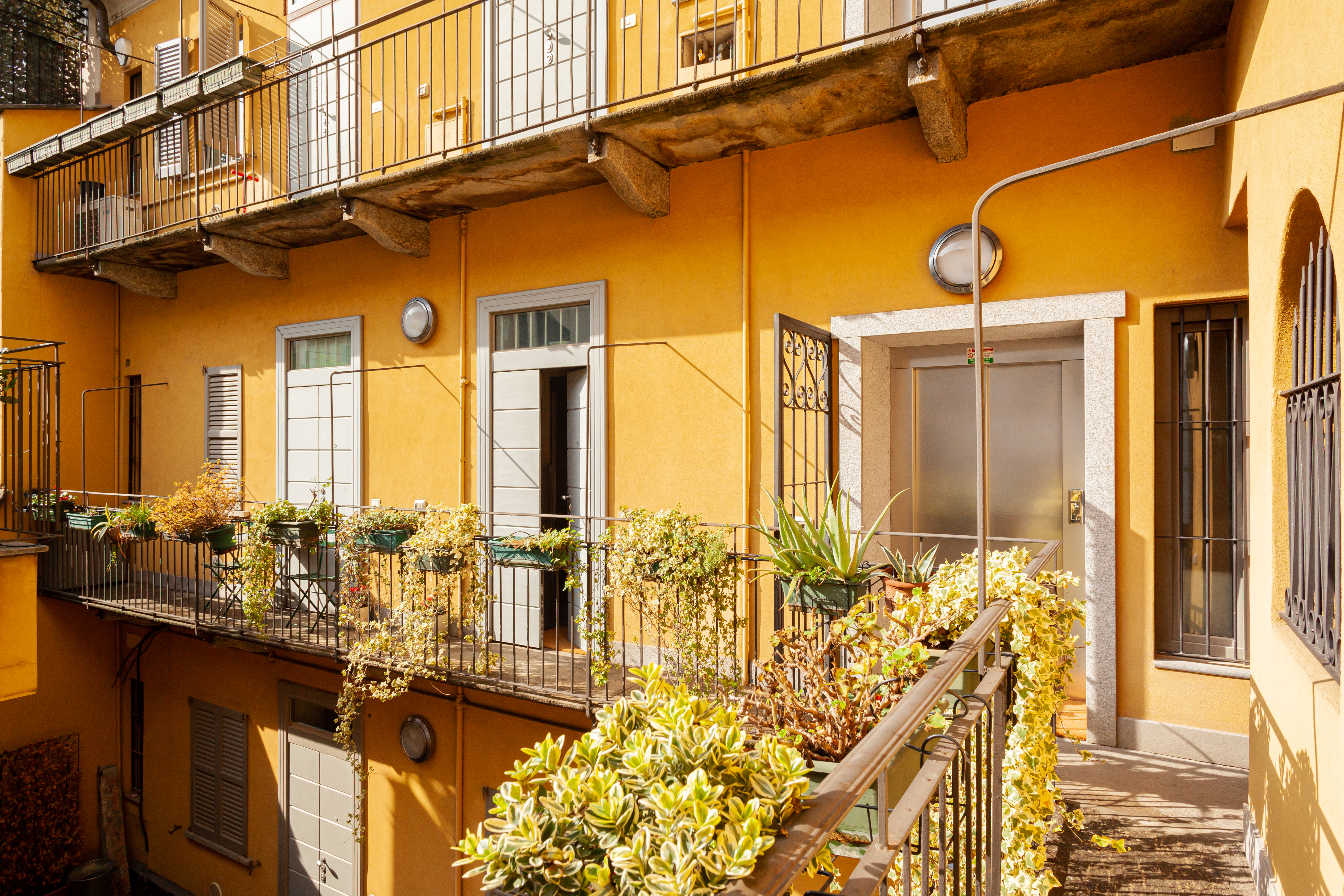 Charming apartment in downtown with parking