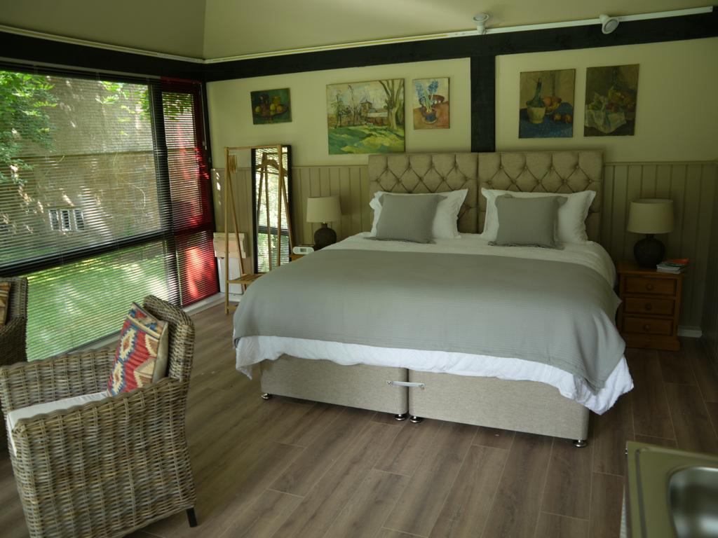 The Garden Room at The Manor Guest houses for Rent in Newton Harcourt