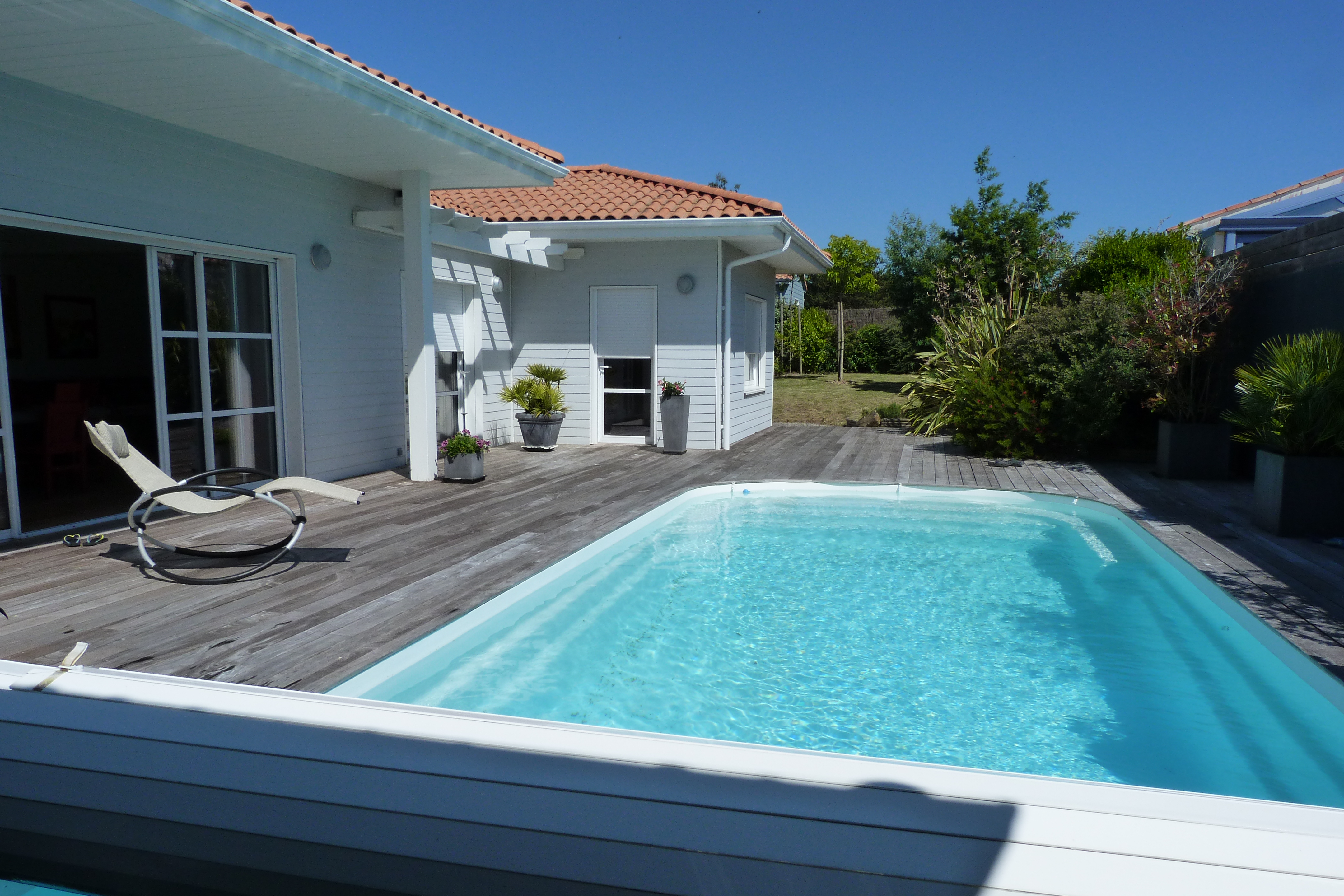 - Charming wooden house, 300m from the sea