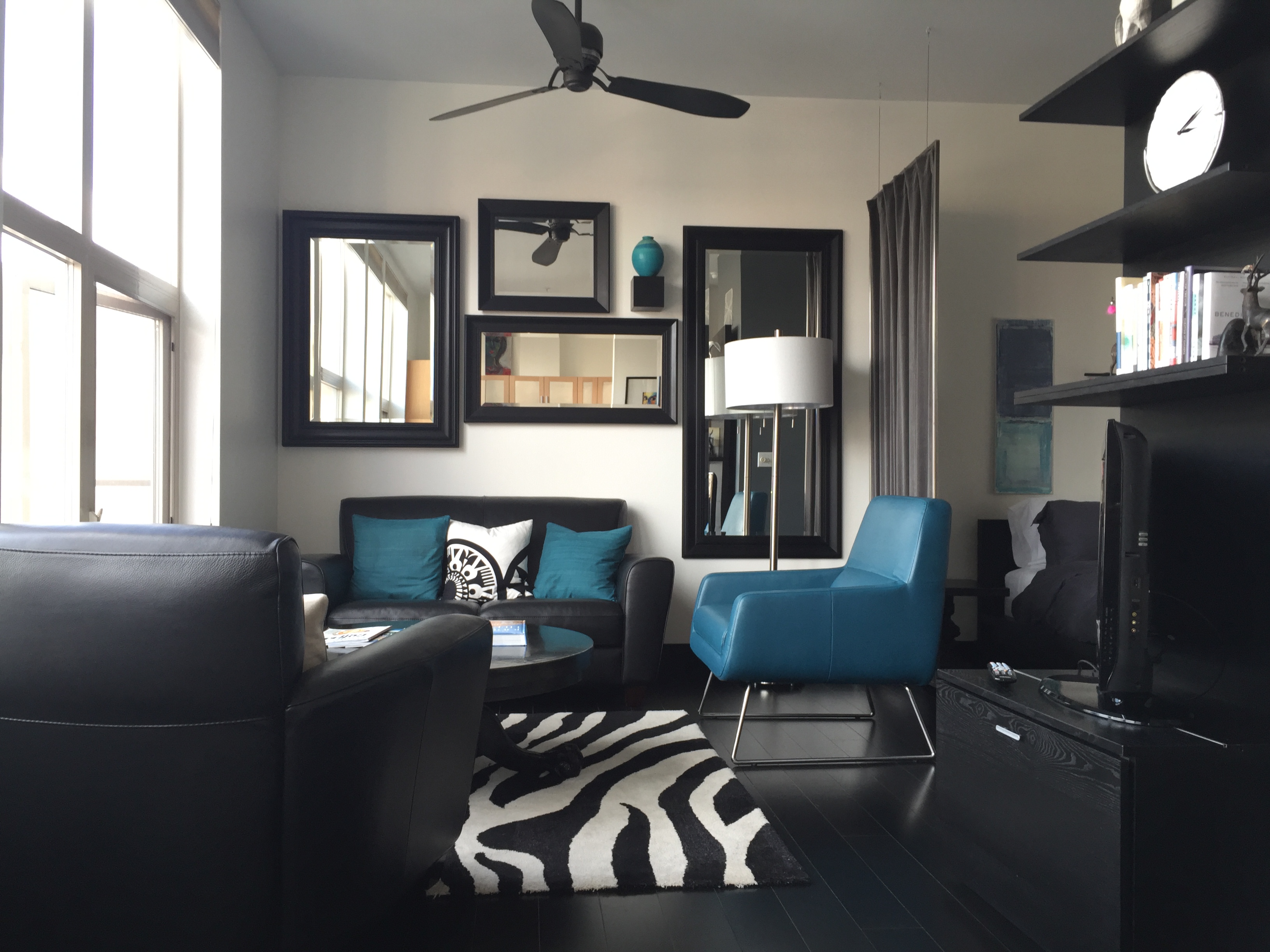 One Ave Studio. Great DT Location + Free Parking!