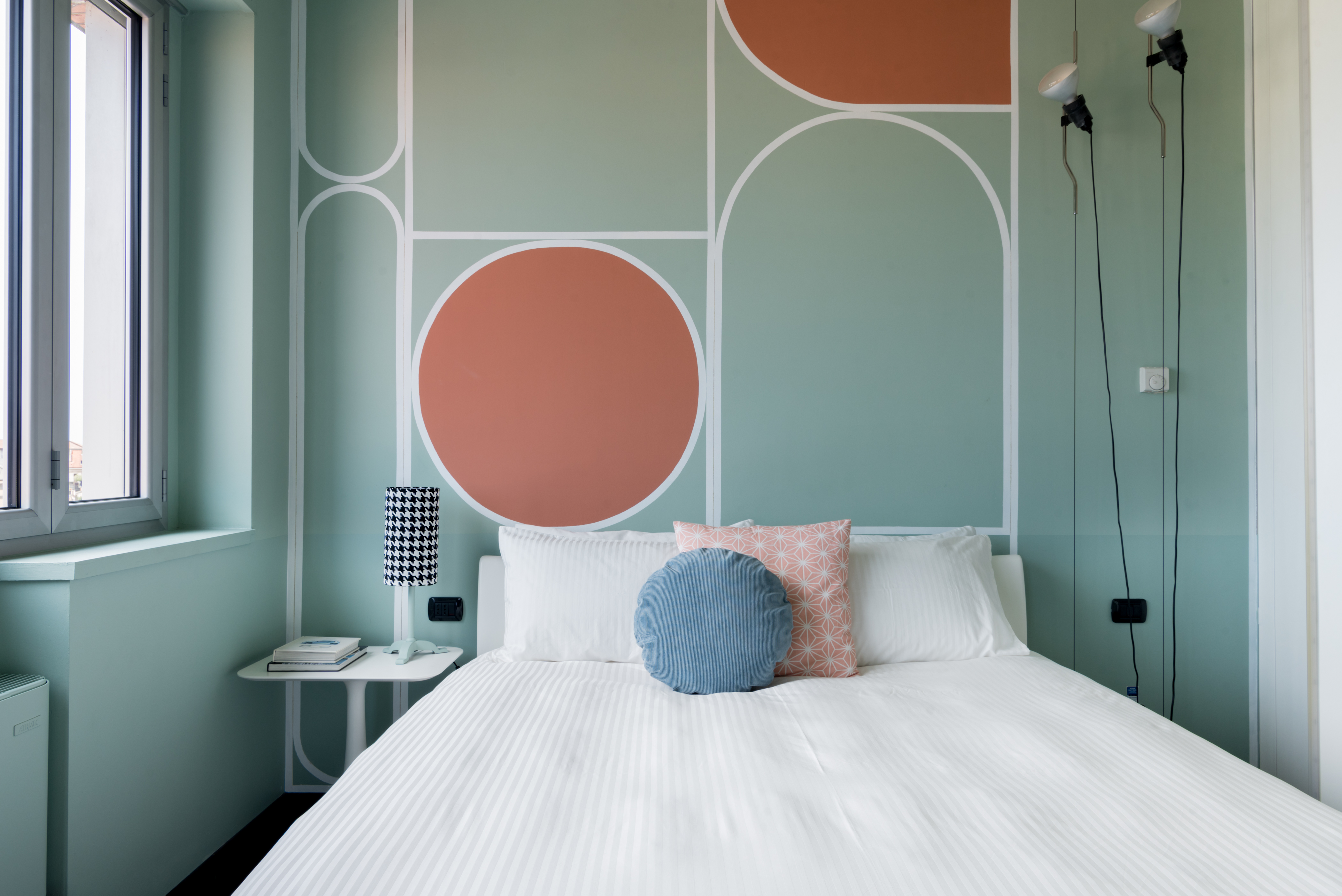 NeoGraphic Soothing Interior_Dreamy Sunrise Views